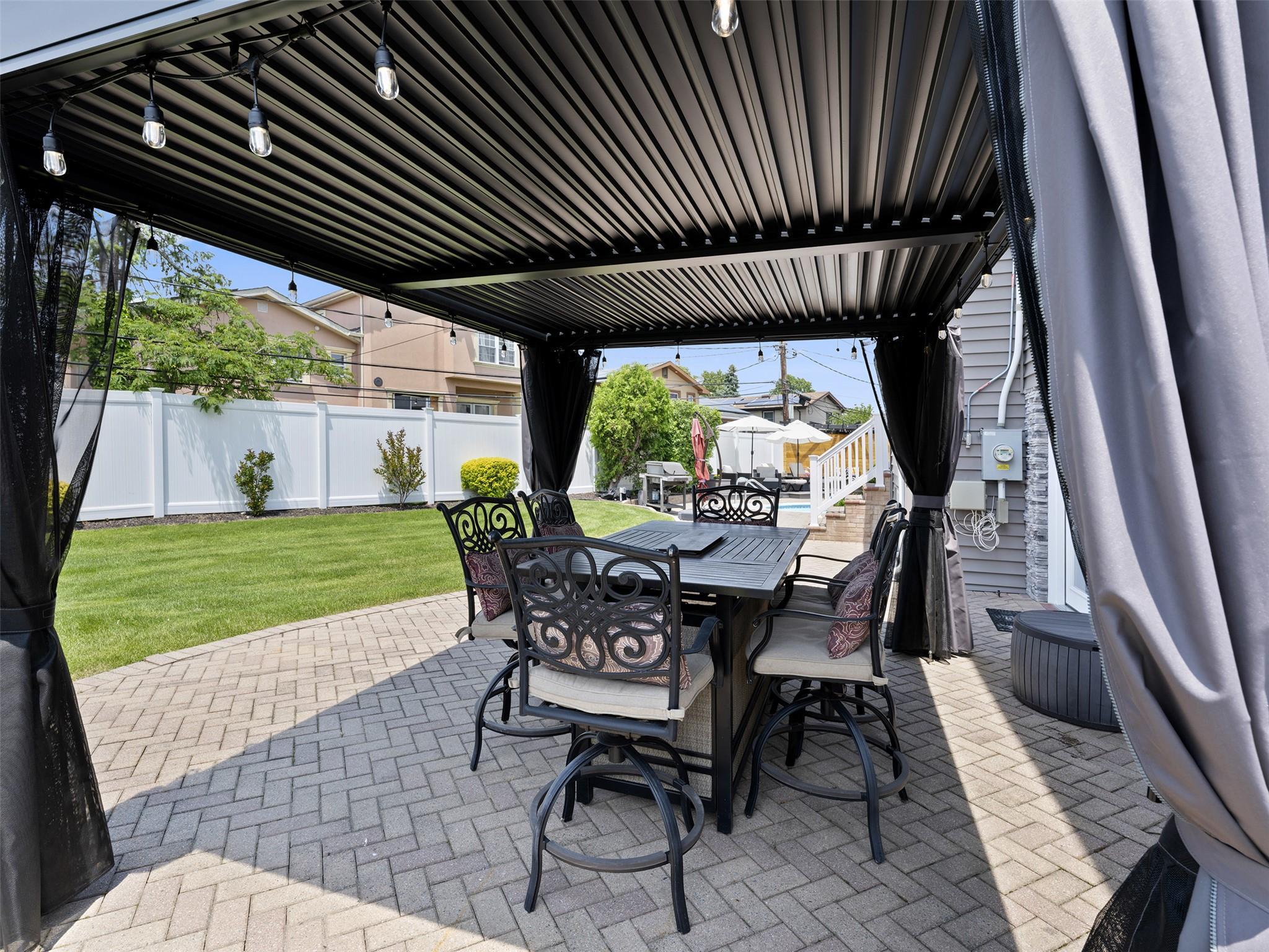Single Family Neil  Nassau County, NY 11590, MLS-877079-25
