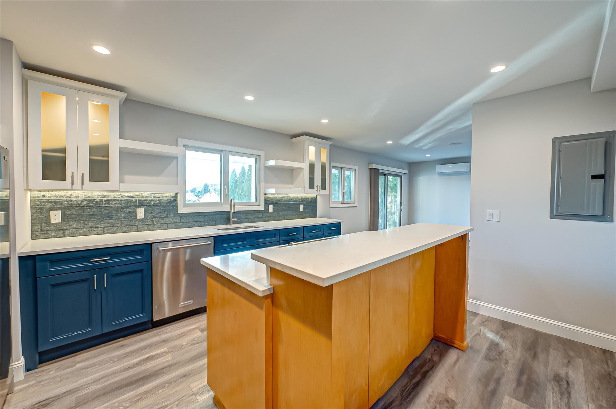 Single Family Montauk  Suffolk County, NY 11795, MLS-877080-25