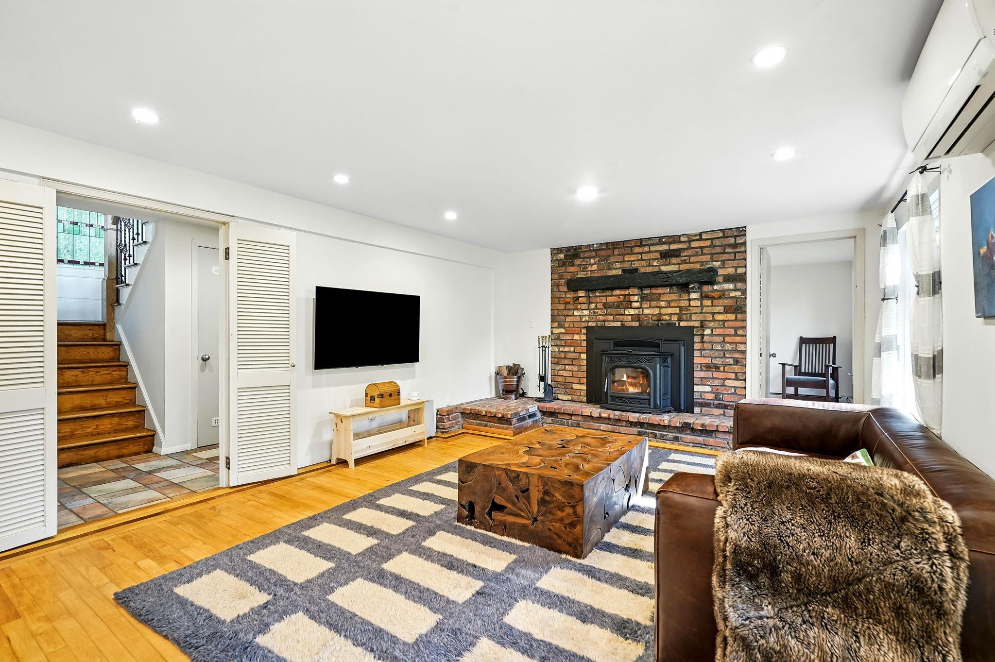 Single Family Mount Airy  Westchester County, NY 10520, MLS-877103-19
