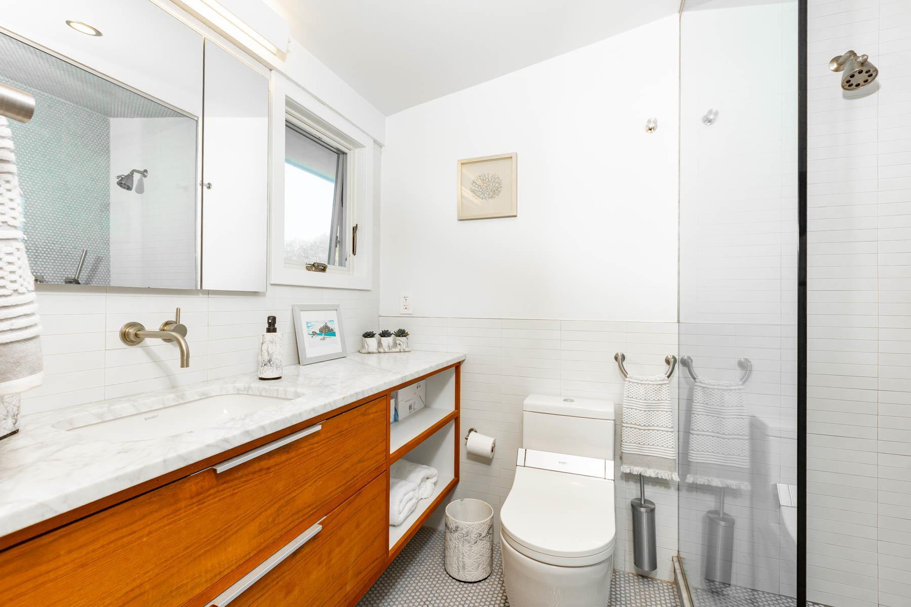 Single Family Hawser  Suffolk County, NY 11702, MLS-877143-22