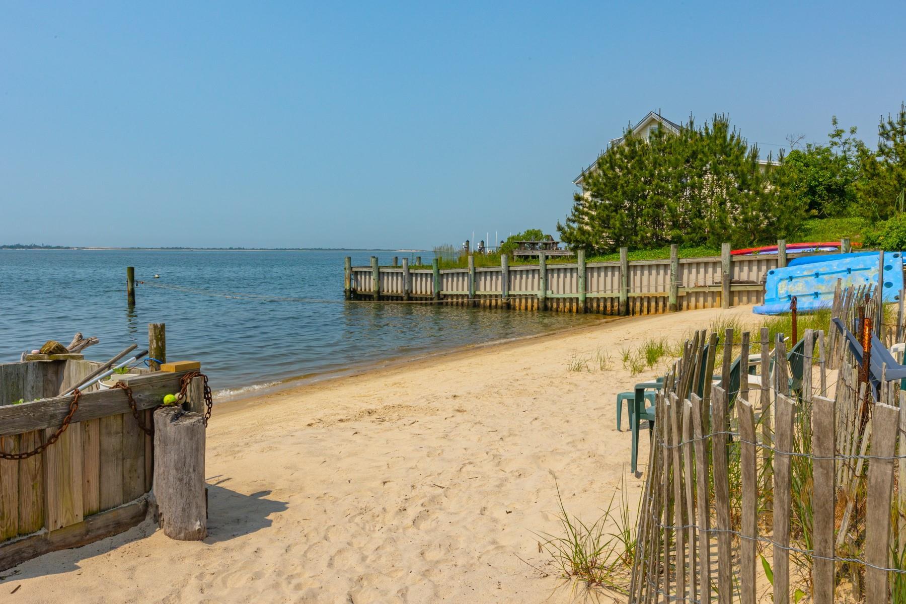 Single Family Hawser  Suffolk County, NY 11702, MLS-877143-42