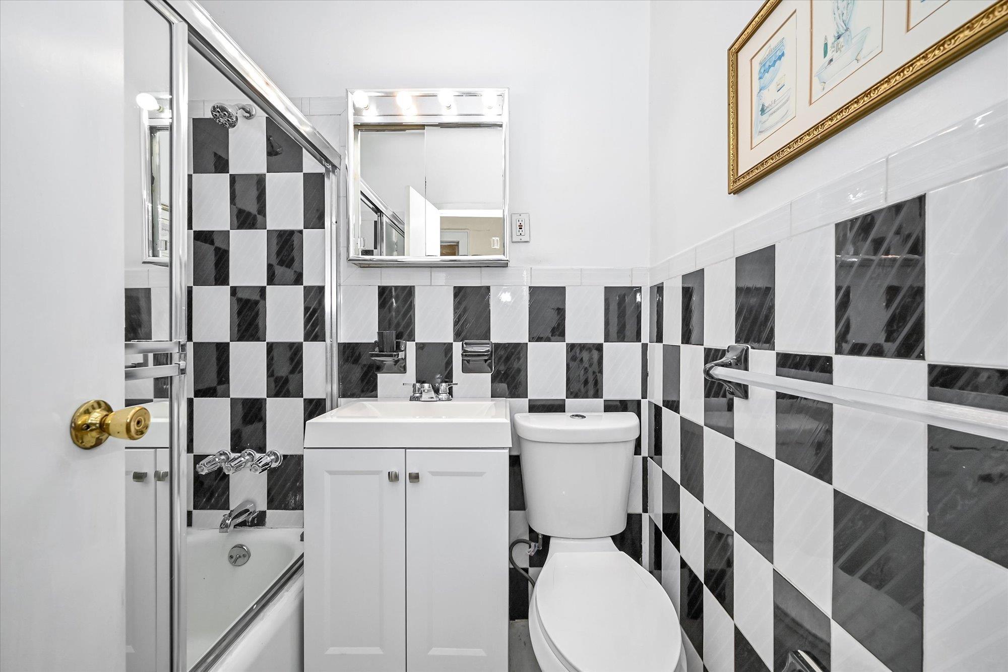 Single Family 101st Queens, NY 11369, MLS-877154-19