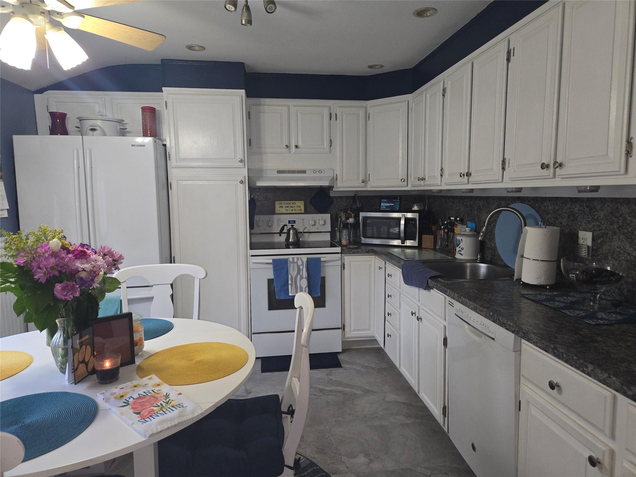 Single Family Heather  Suffolk County, NY 11763, MLS-877194-25