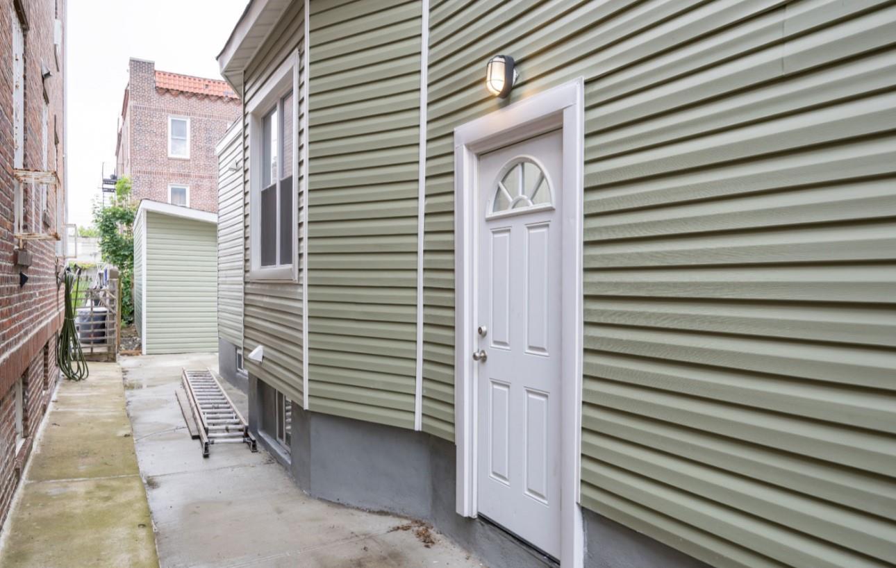 Single Family Mcintosh  Queens, NY 11369, MLS-877243-4