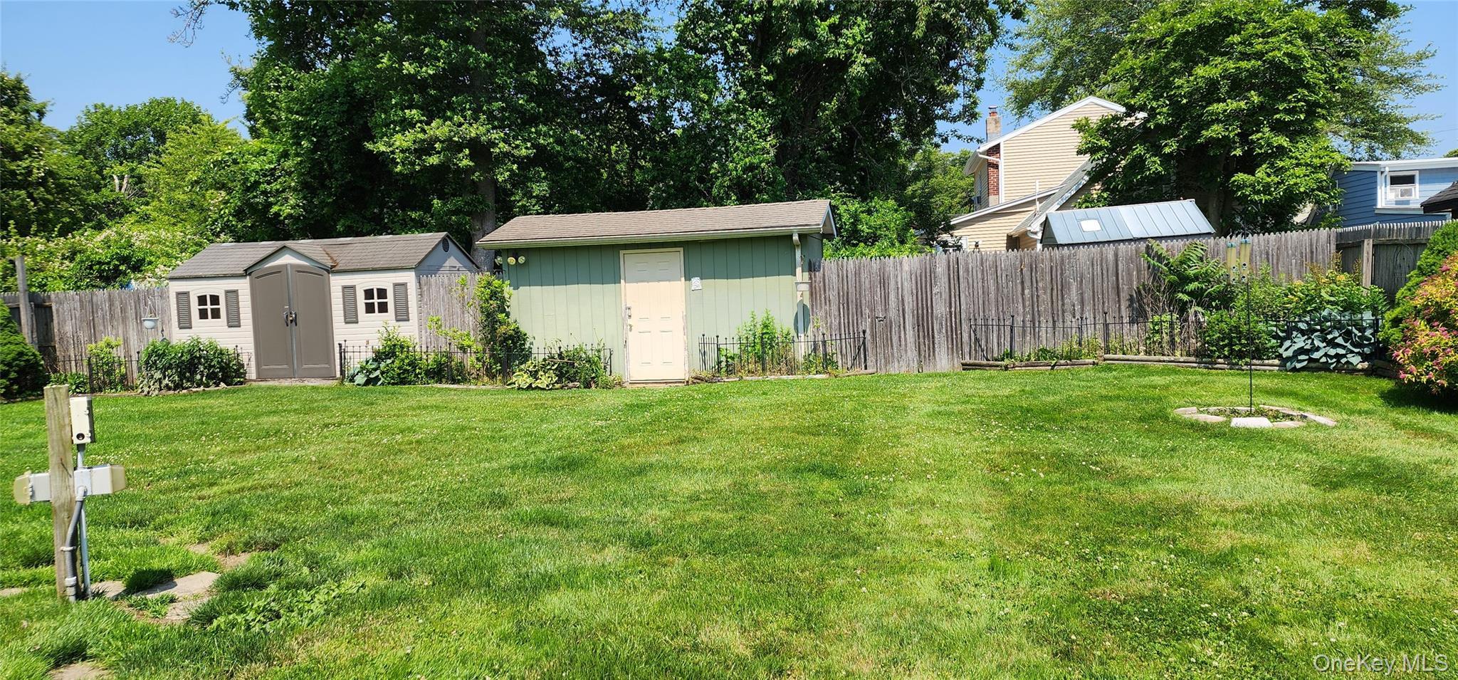 Single Family Gooseberry  Suffolk County, NY 11951, MLS-877269-25