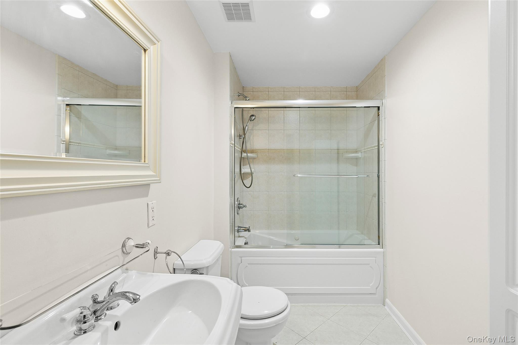 Single Family Old Trail  Suffolk County, NY 11976, MLS-877316-27