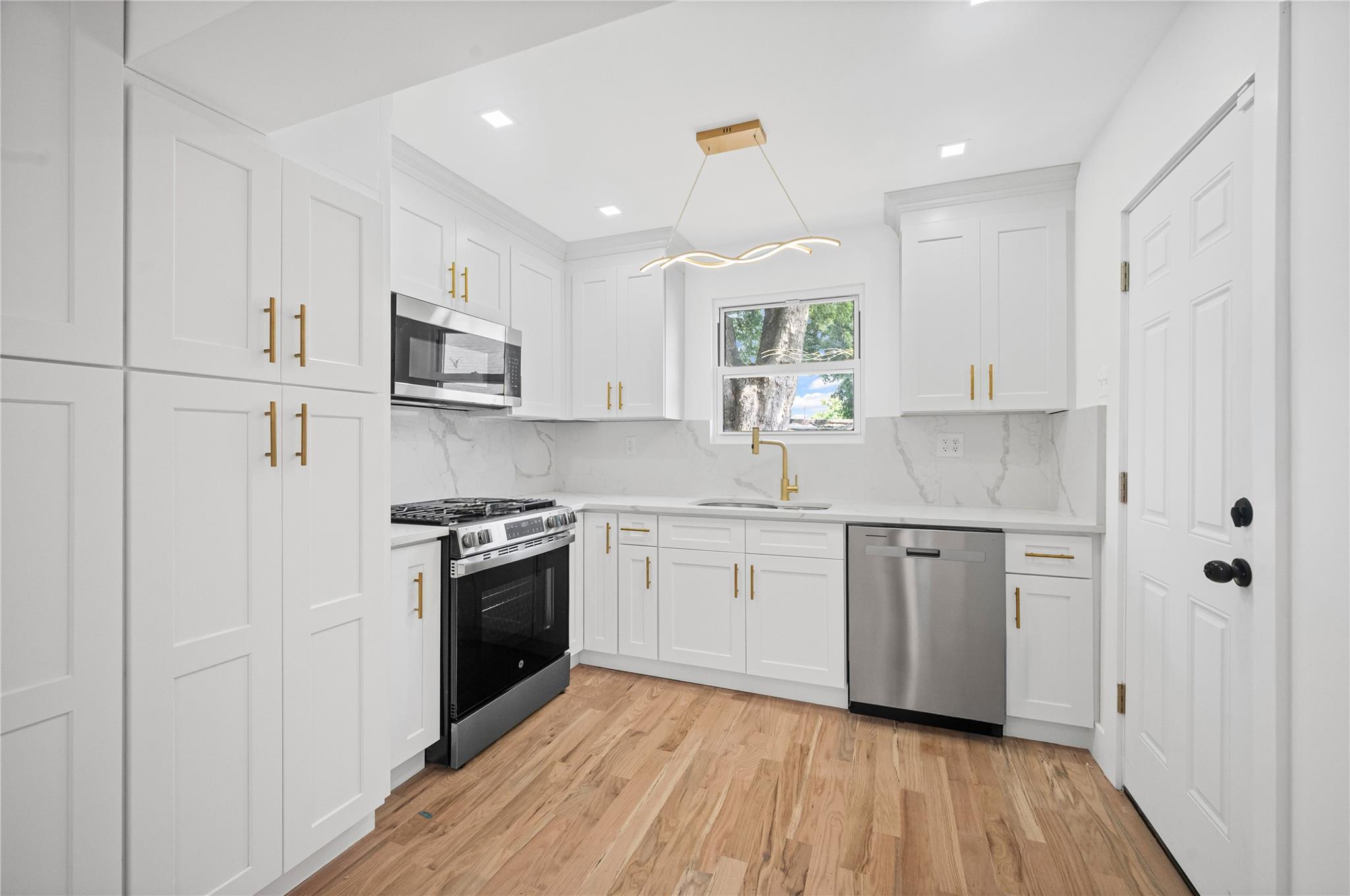 Single Family Sutter  Queens, NY 11420, MLS-877322-8