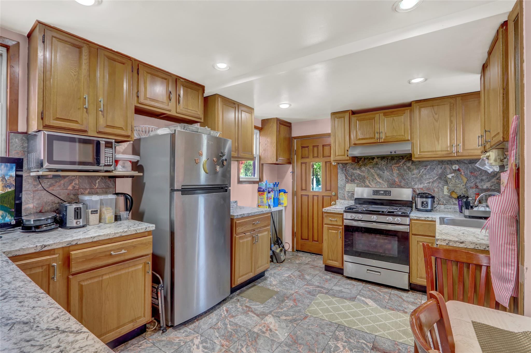 Single Family 33rd  Queens, NY 11354, MLS-877335-10