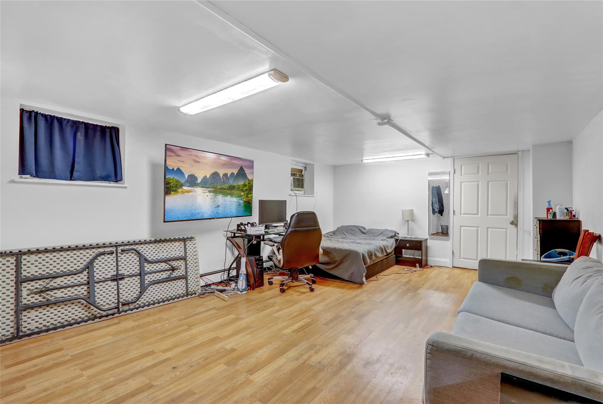 Single Family 33rd  Queens, NY 11354, MLS-877335-13