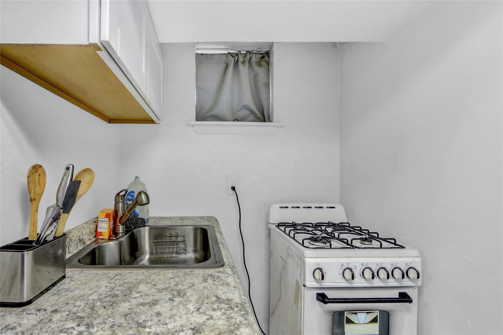 Single Family 33rd  Queens, NY 11354, MLS-877335-14