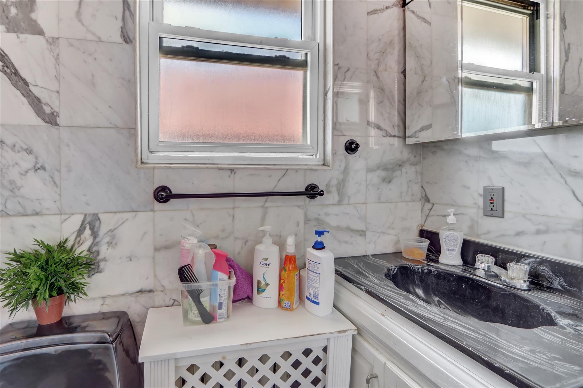 Single Family 33rd  Queens, NY 11354, MLS-877335-23