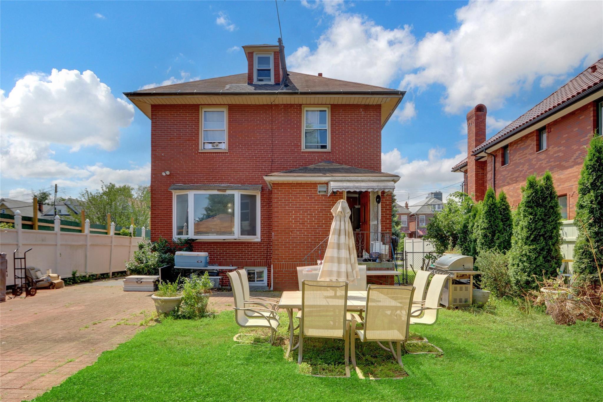 Single Family 33rd  Queens, NY 11354, MLS-877335-28