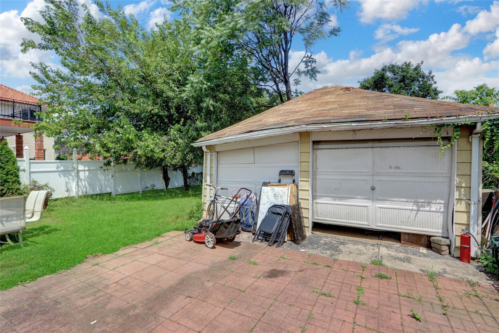 Single Family 33rd  Queens, NY 11354, MLS-877335-29
