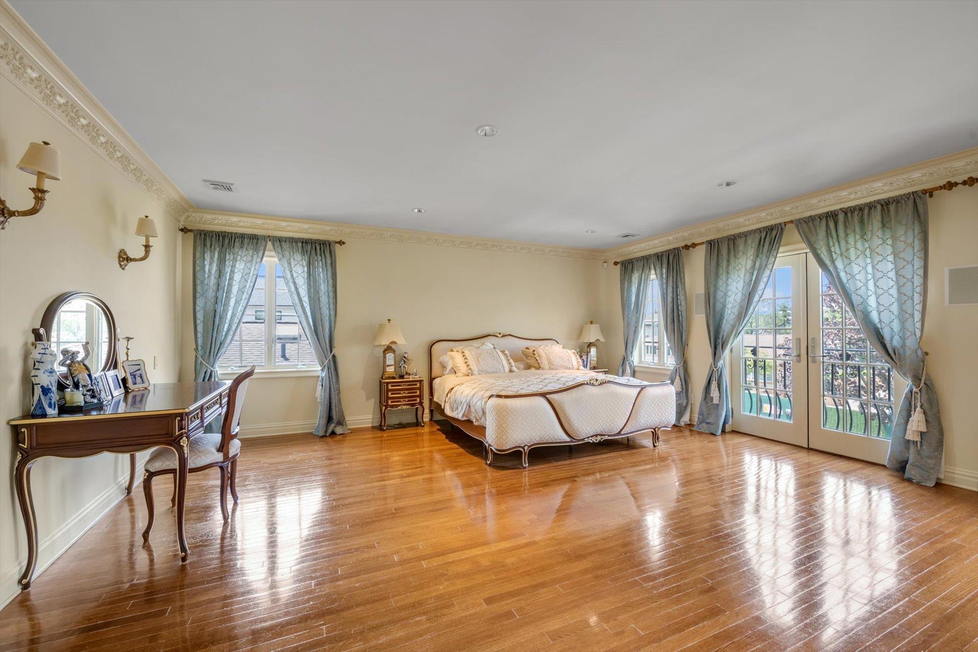 Single Family Hillcrest  Nassau County, NY 11581, MLS-877359-14