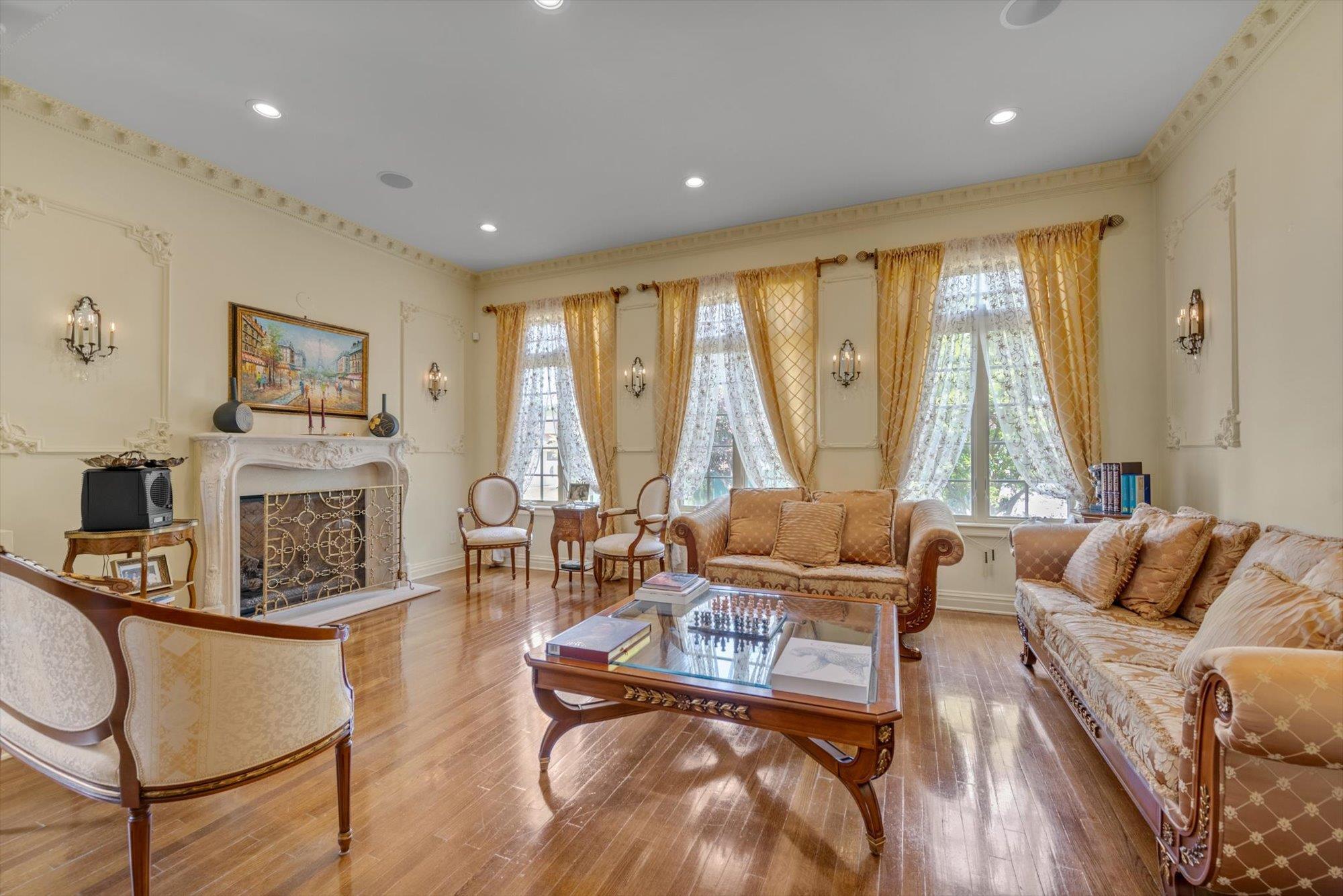 Single Family Hillcrest  Nassau County, NY 11581, MLS-877359-3