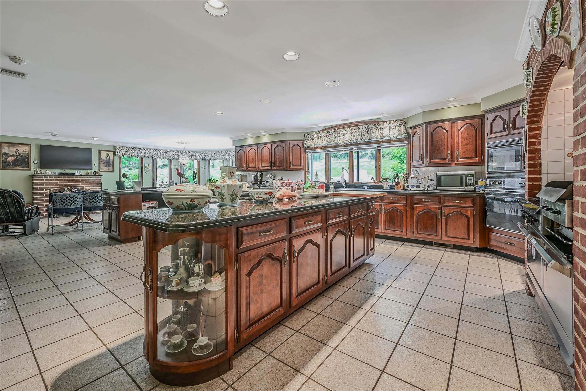 Single Family Laurel Hollow  Nassau County, NY 11791, MLS-877373-14