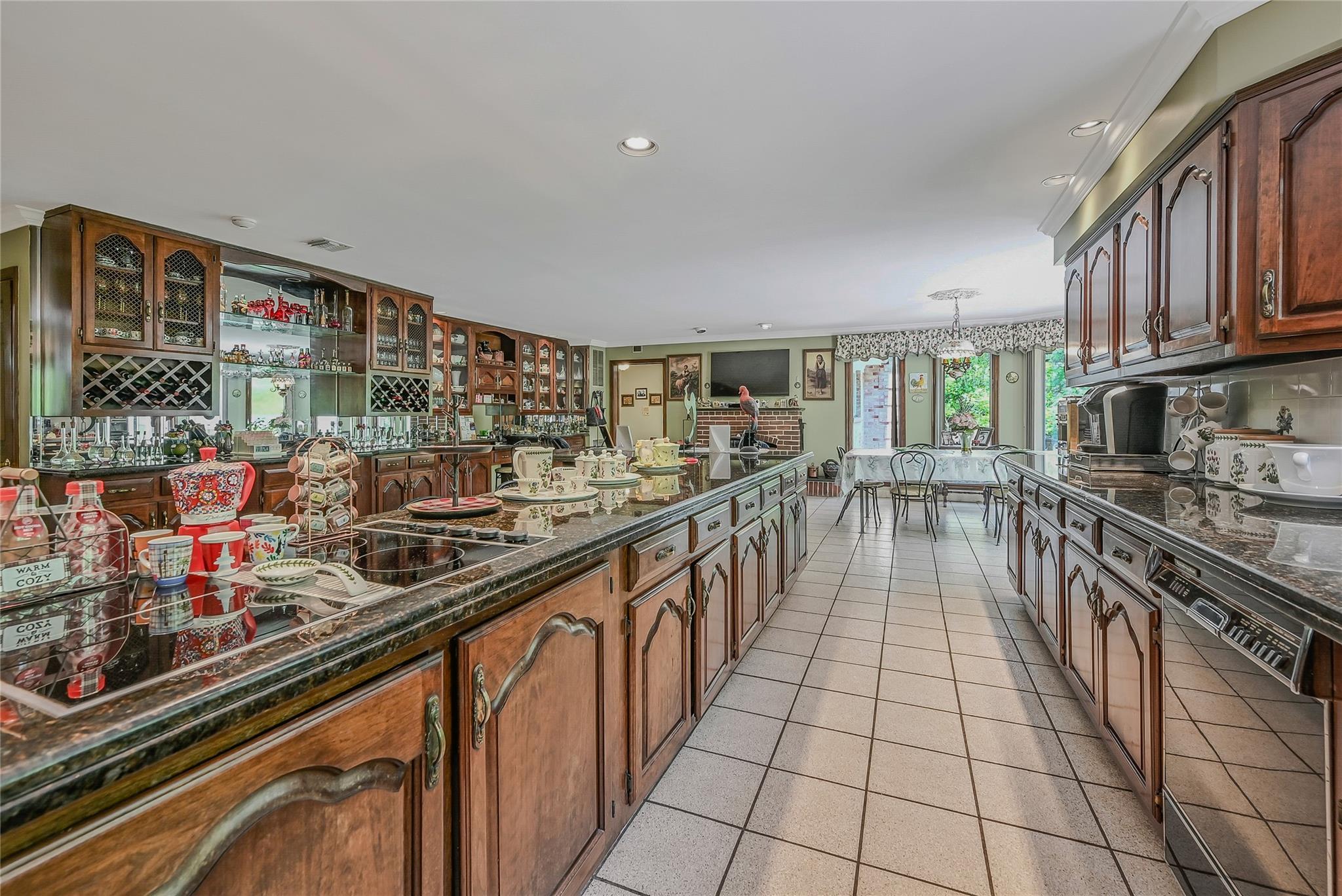 Single Family Laurel Hollow  Nassau County, NY 11791, MLS-877373-16