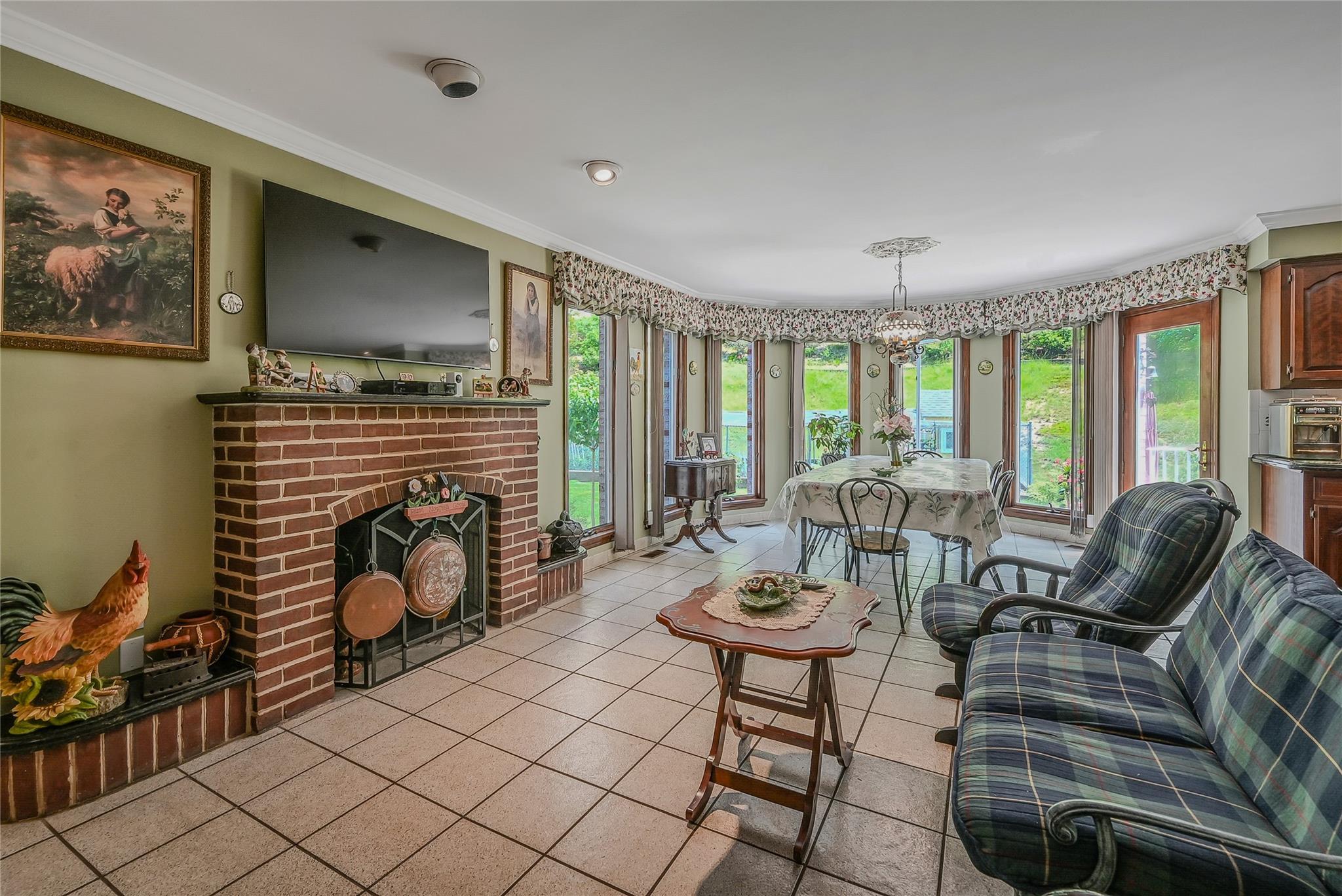 Single Family Laurel Hollow  Nassau County, NY 11791, MLS-877373-18