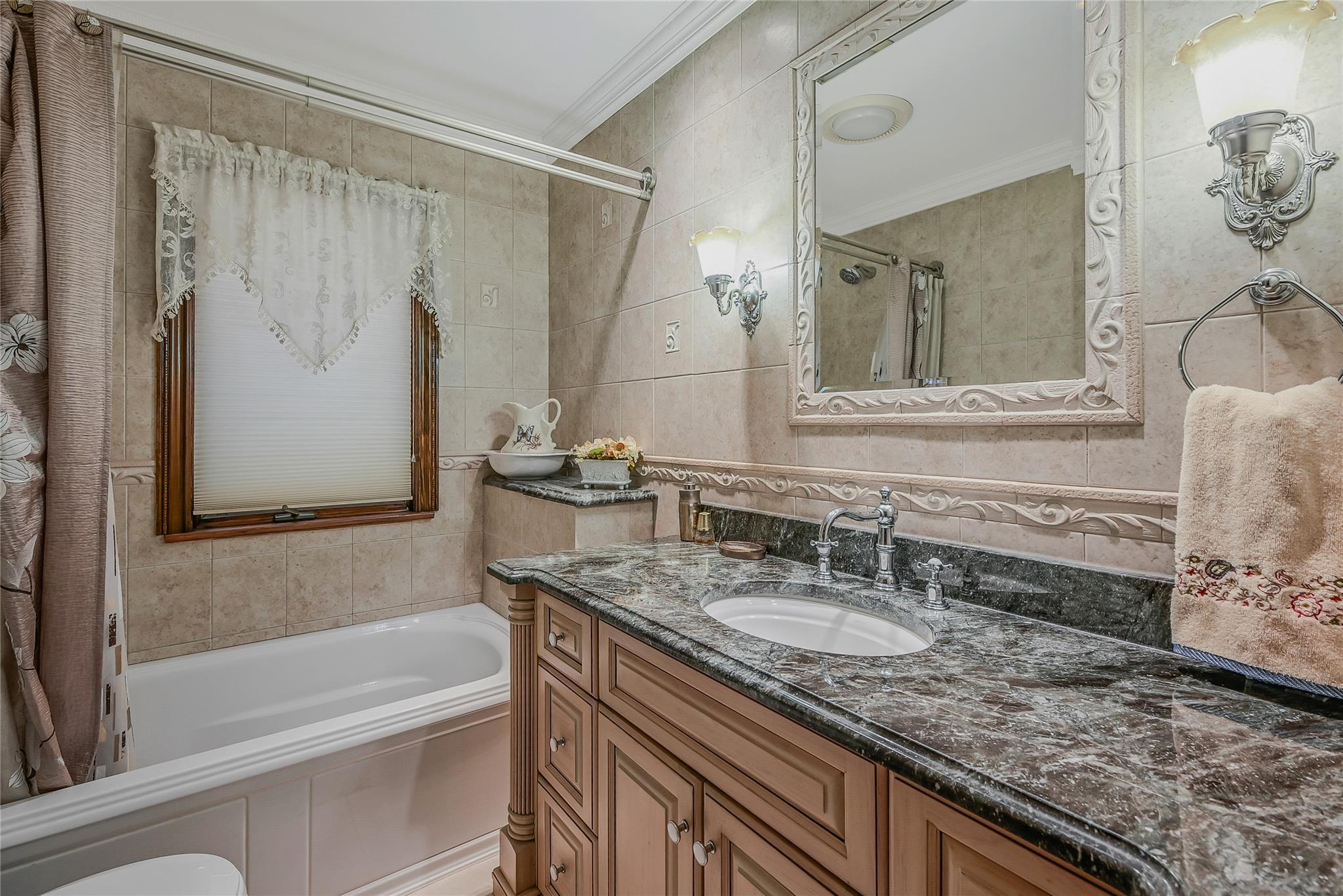 Single Family Laurel Hollow  Nassau County, NY 11791, MLS-877373-19