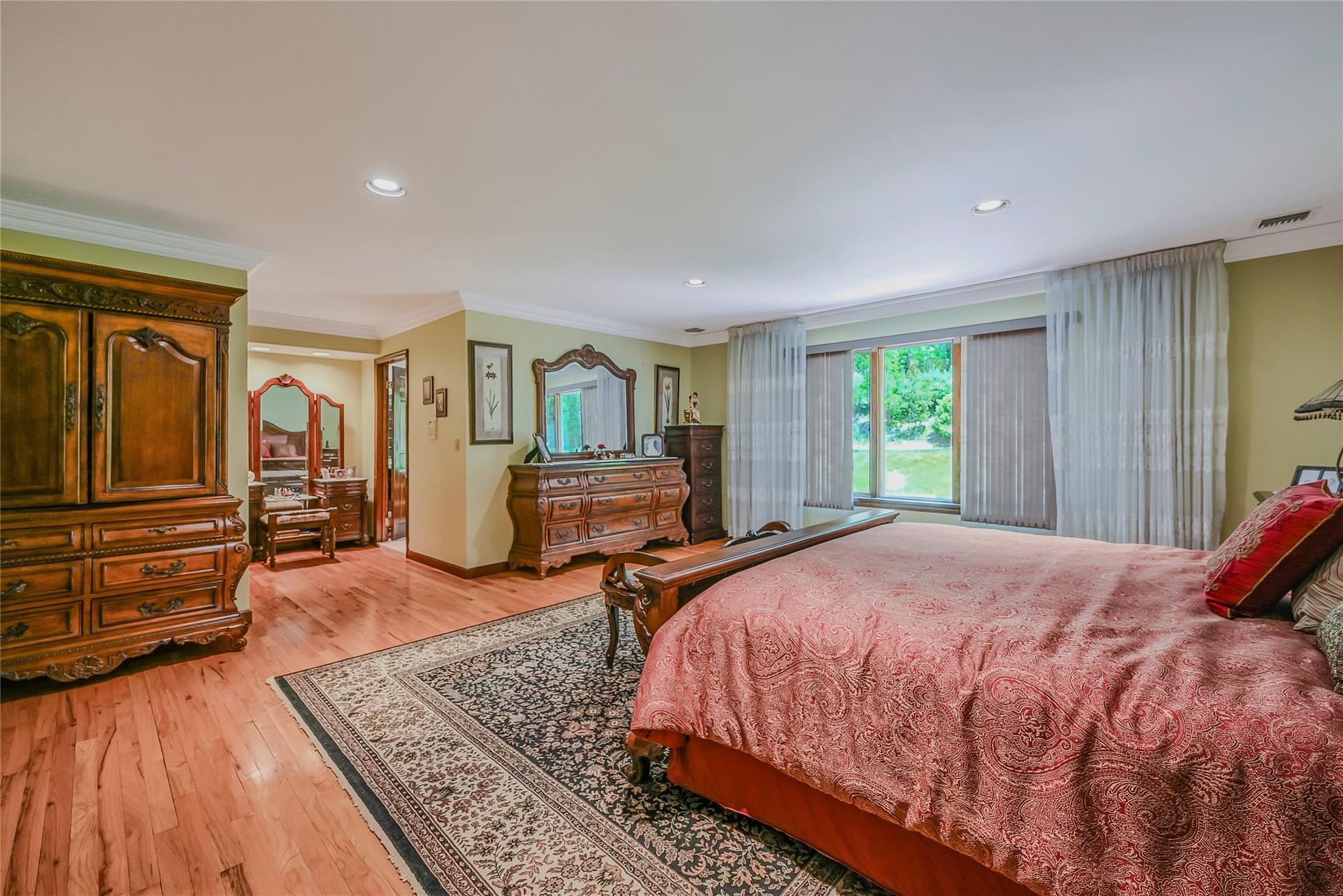 Single Family Laurel Hollow  Nassau County, NY 11791, MLS-877373-24