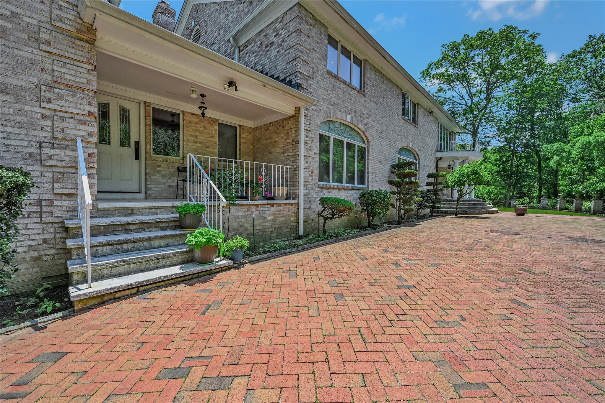 Single Family Laurel Hollow  Nassau County, NY 11791, MLS-877373-3