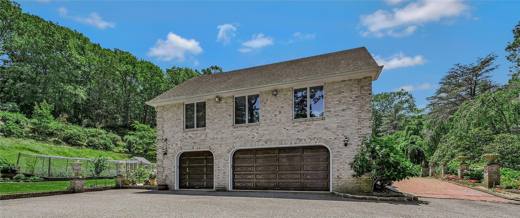 Single Family Laurel Hollow  Nassau County, NY 11791, MLS-877373-37