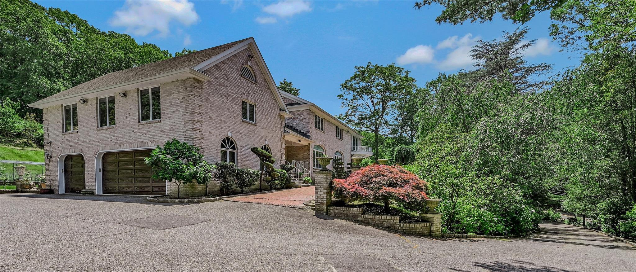 Single Family Laurel Hollow  Nassau County, NY 11791, MLS-877373-38
