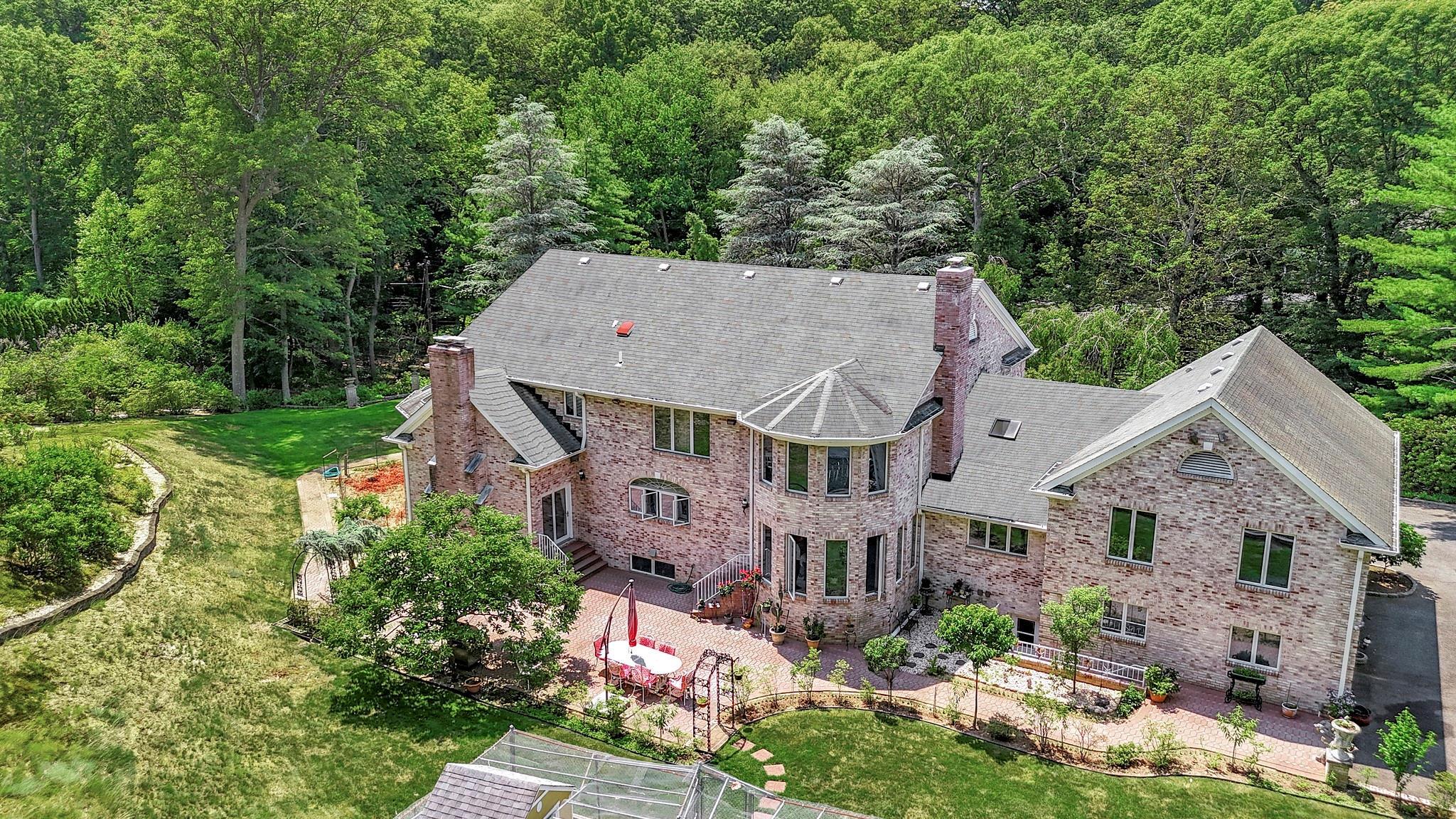 Single Family Laurel Hollow  Nassau County, NY 11791, MLS-877373-40