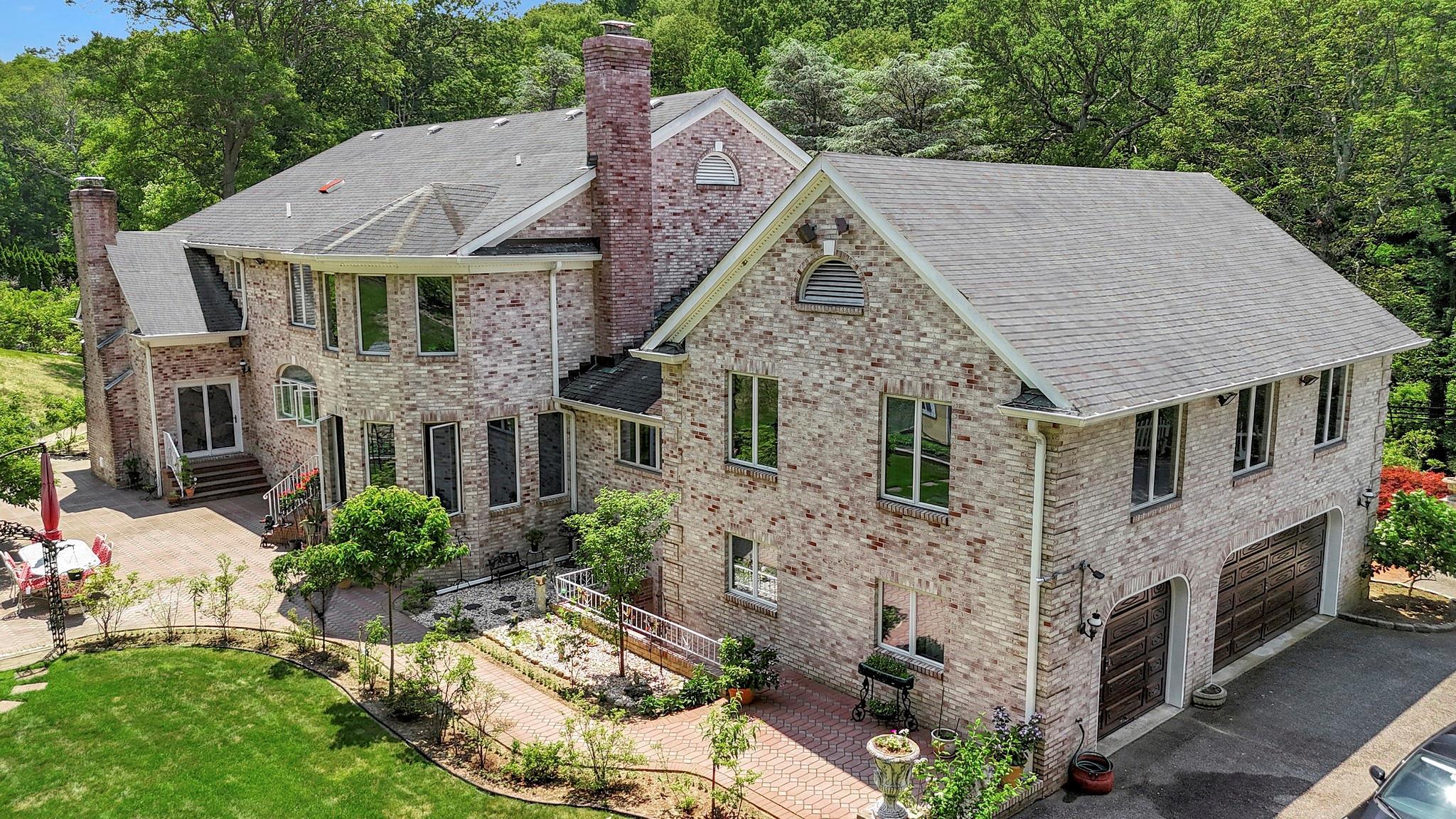 Single Family Laurel Hollow  Nassau County, NY 11791, MLS-877373-41