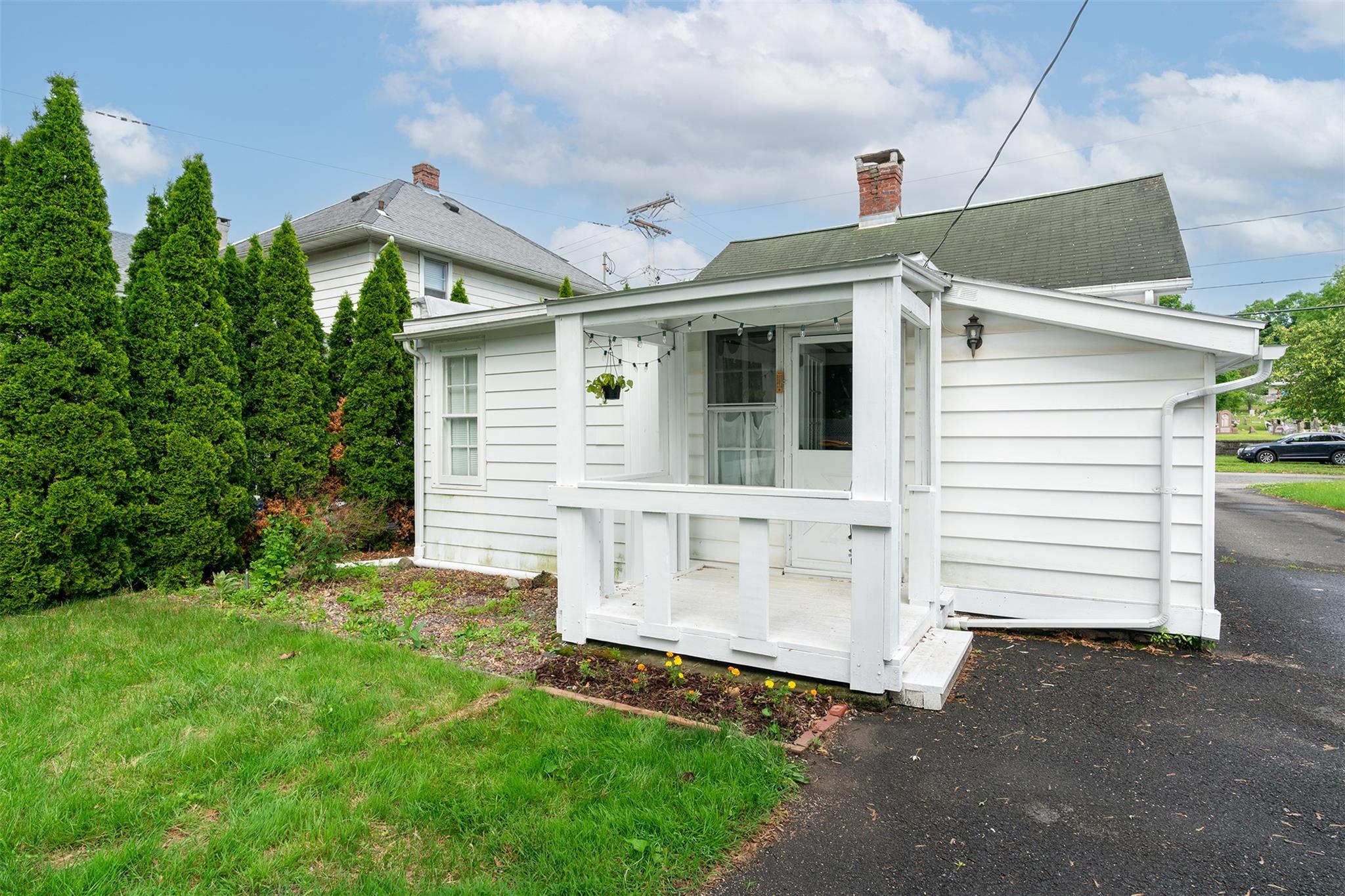 Single Family Pine Grove  Ulster County, NY 12401, MLS-877397-10