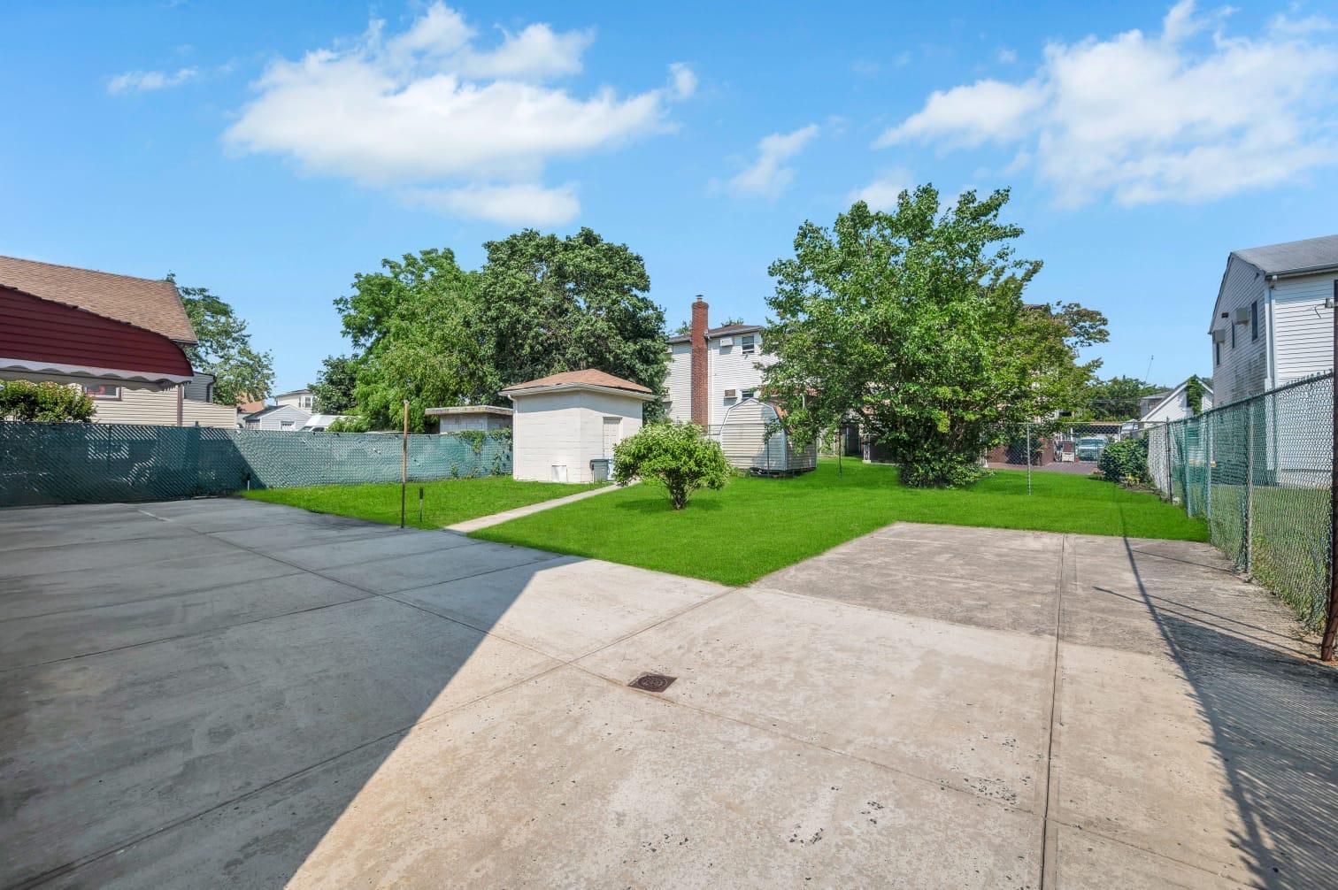 Single Family 229th  Queens, NY 11413, MLS-877410-24