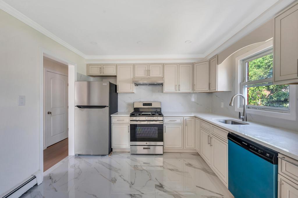 Single Family 229th  Queens, NY 11413, MLS-877410-6