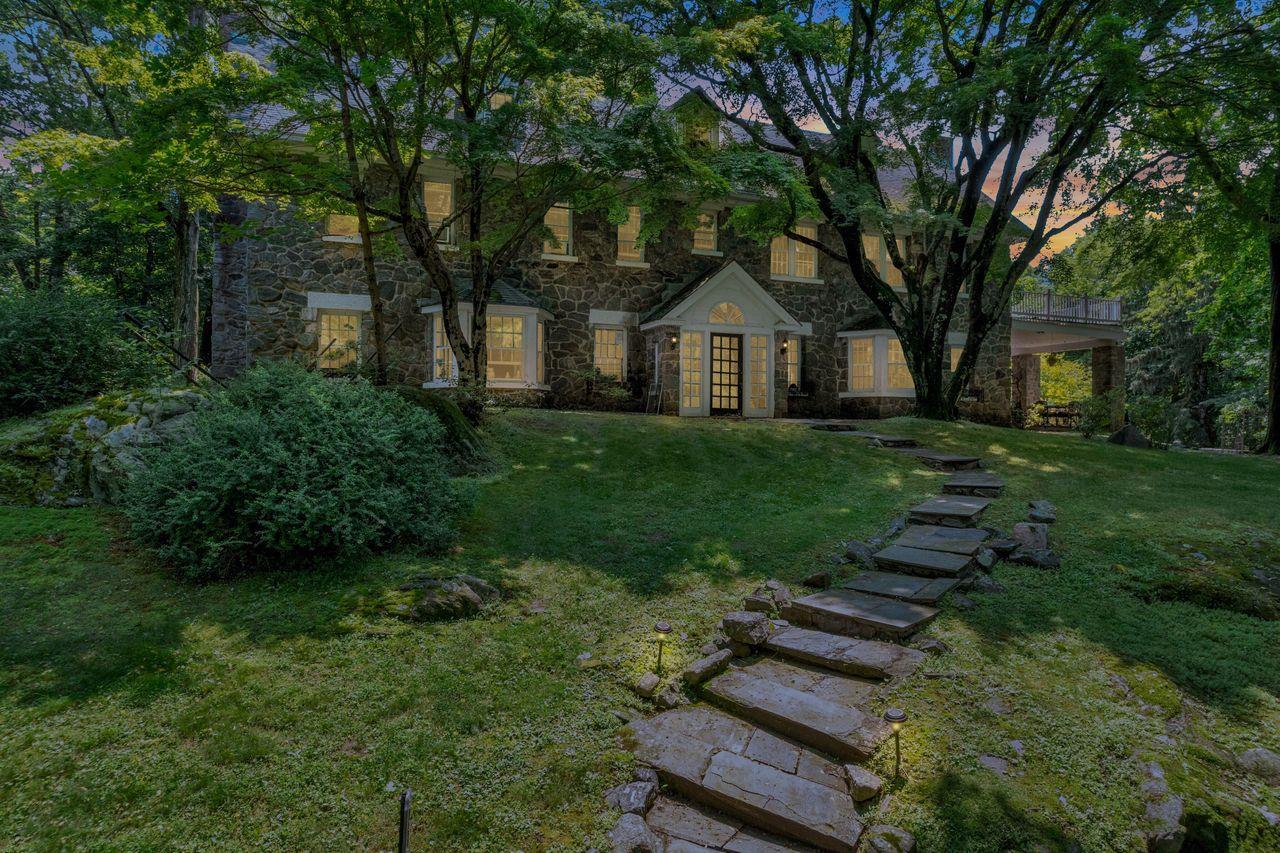 Single Family Gracemere  Westchester County, NY 10591, MLS-877425-2