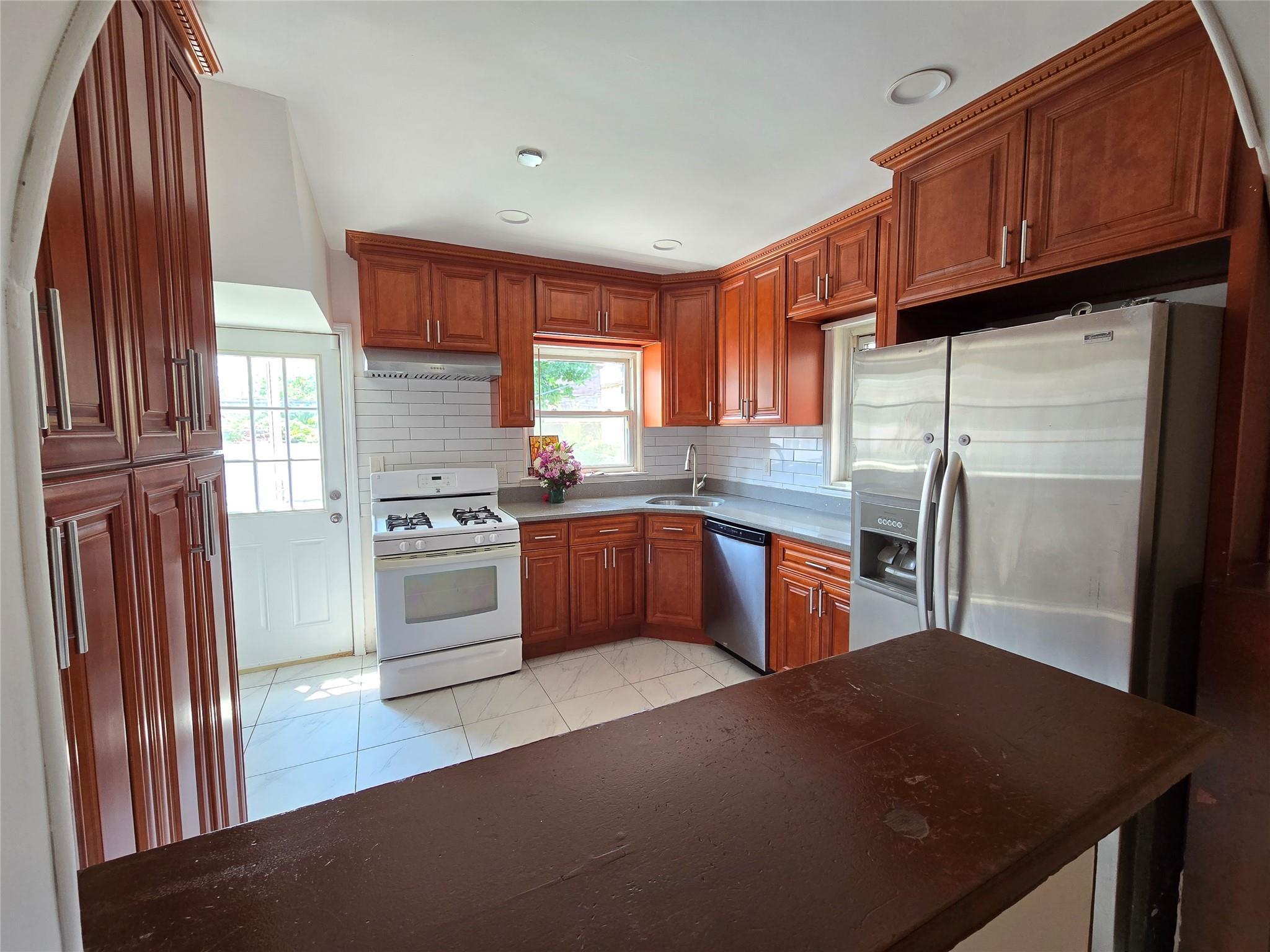 Single Family 174th  Queens, NY 11366, MLS-877446-10