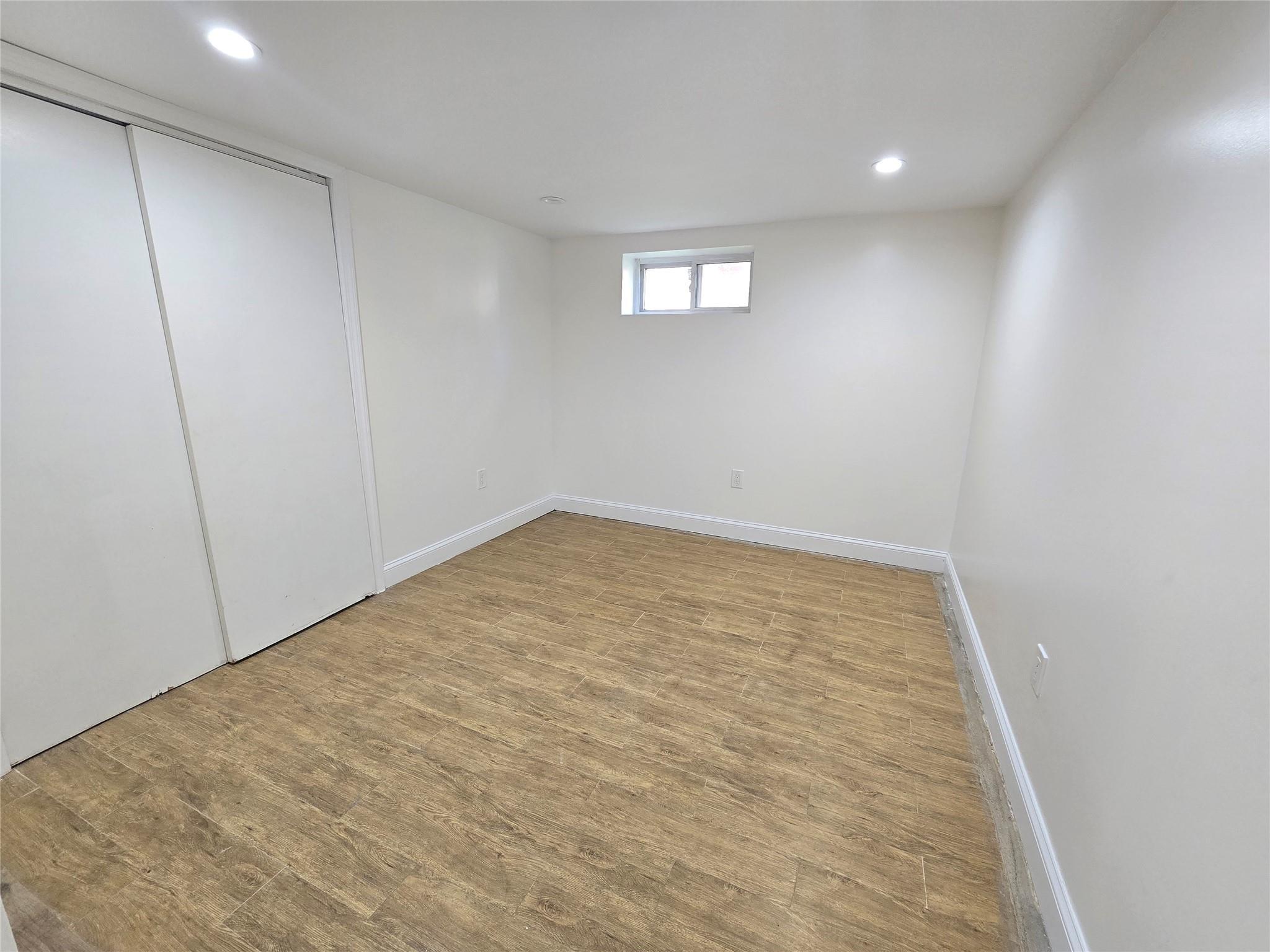Single Family 174th  Queens, NY 11366, MLS-877446-25