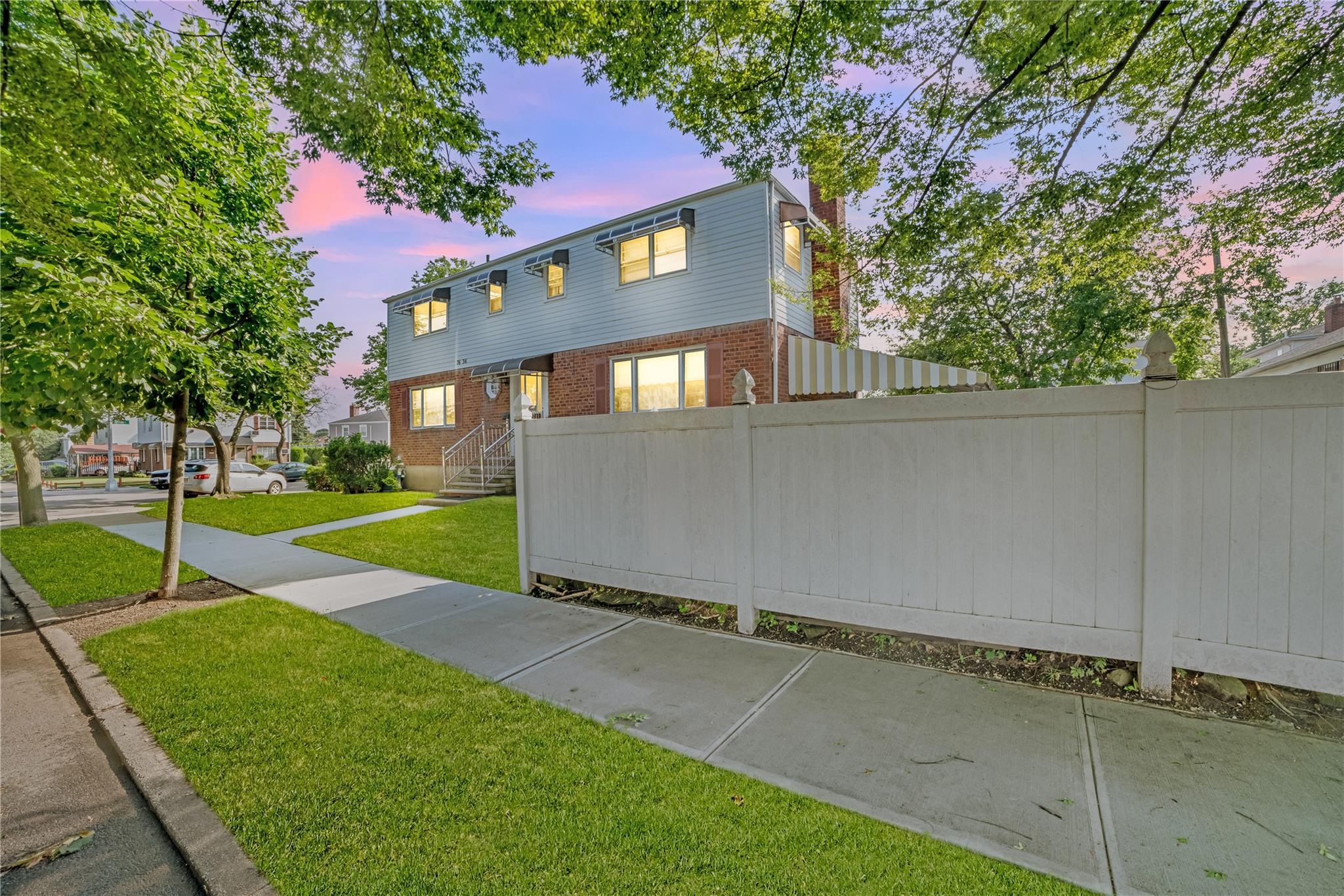Single Family 250th  Queens, NY 11426, MLS-877447-2