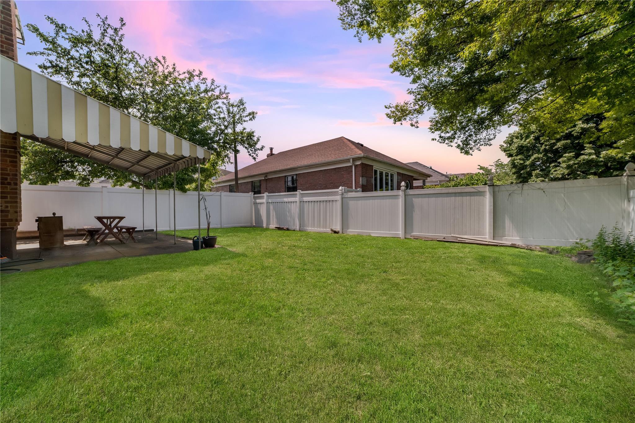 Single Family 250th  Queens, NY 11426, MLS-877447-22