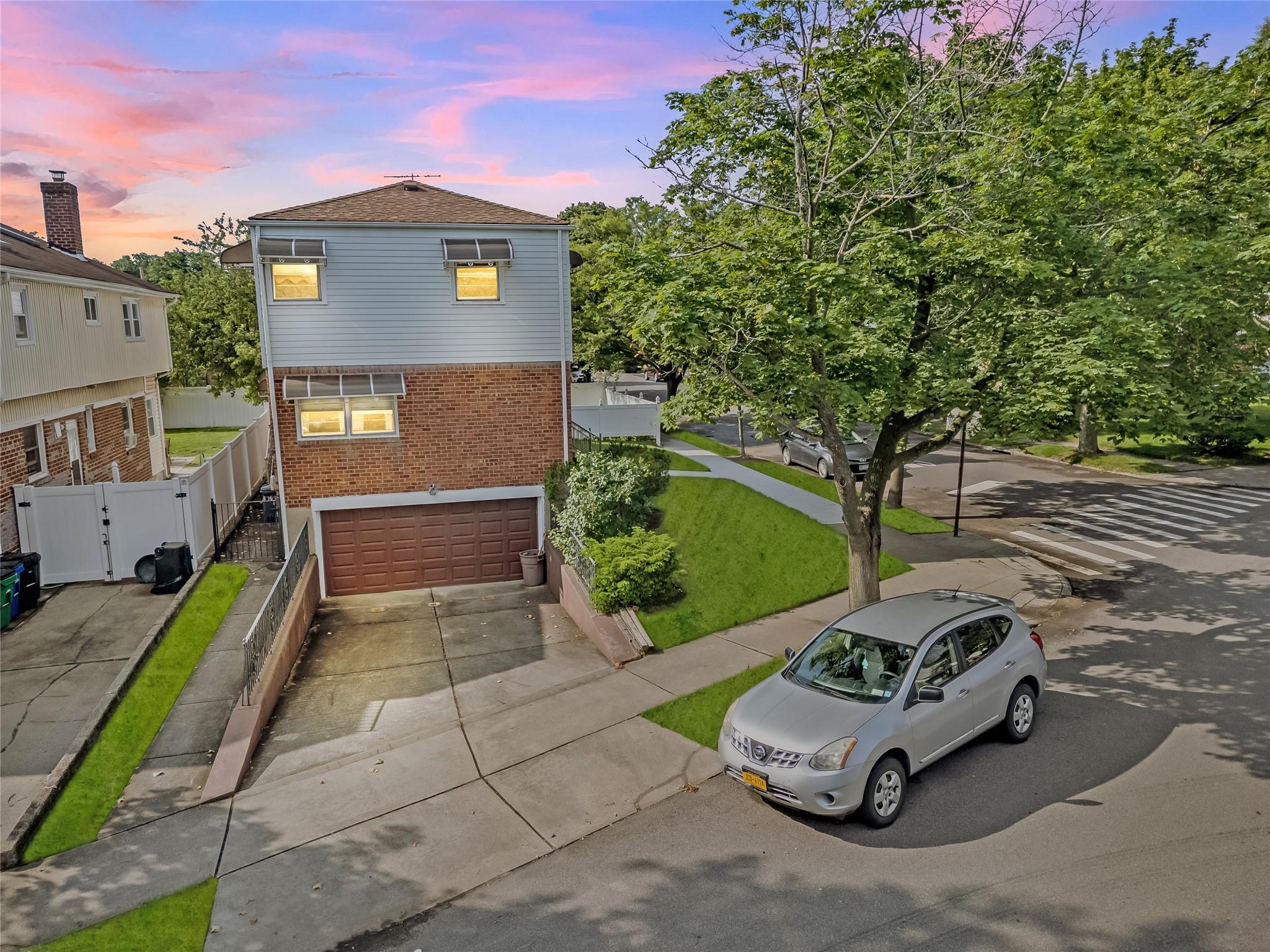 Single Family 250th  Queens, NY 11426, MLS-877447-4