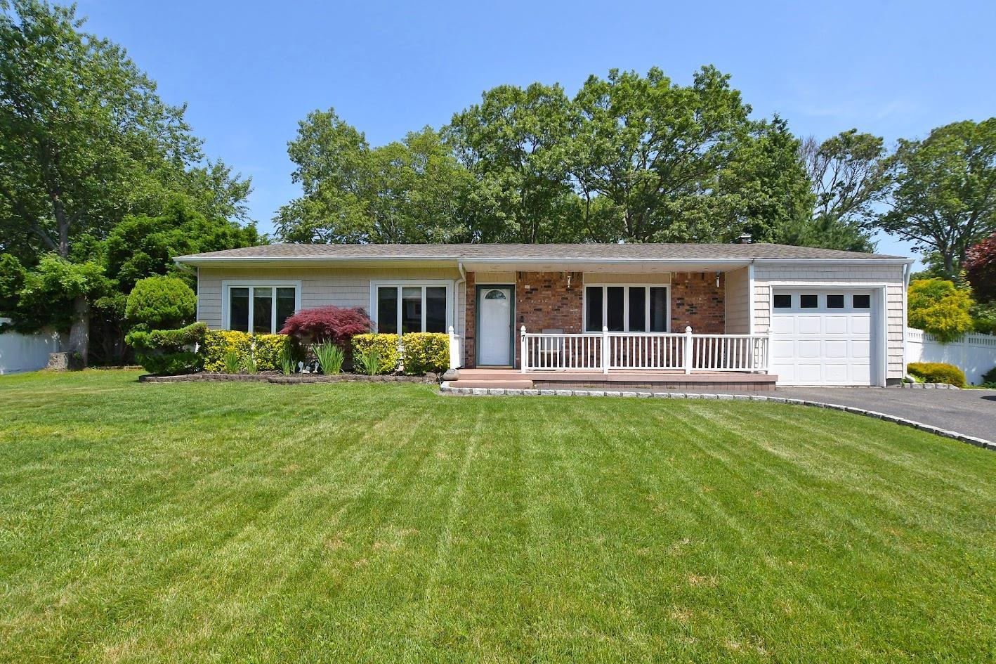 Single Family Amber  Suffolk County, NY 11727, MLS-877495-2
