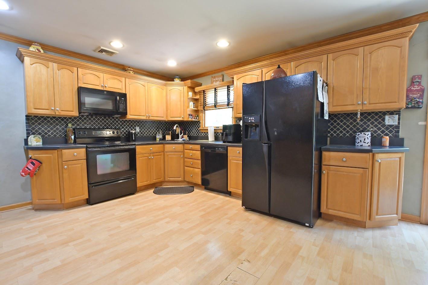 Single Family Amber  Suffolk County, NY 11727, MLS-877495-7