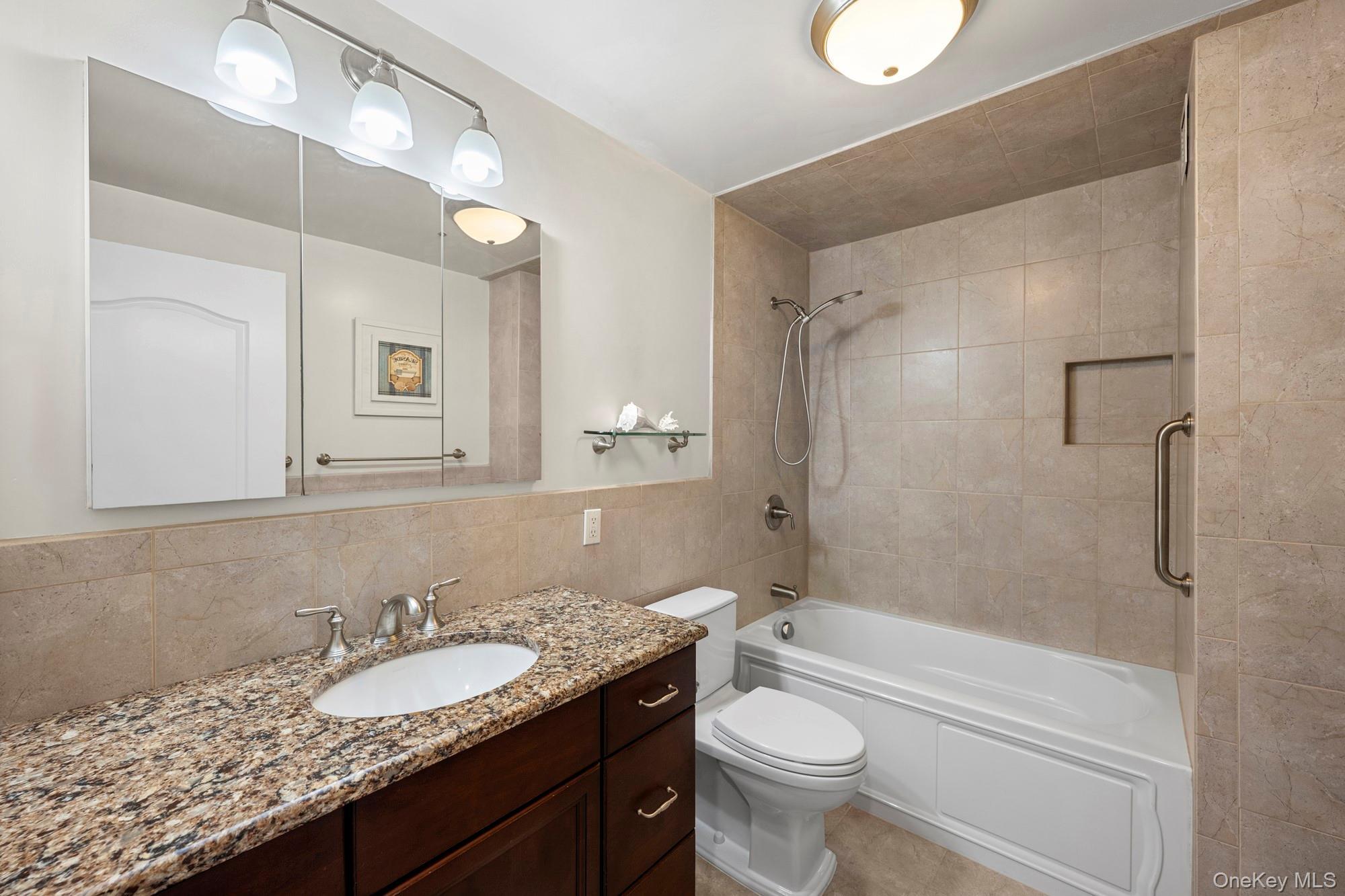 Condo Broadway  Nassau County, NY 11561, MLS-877508-15