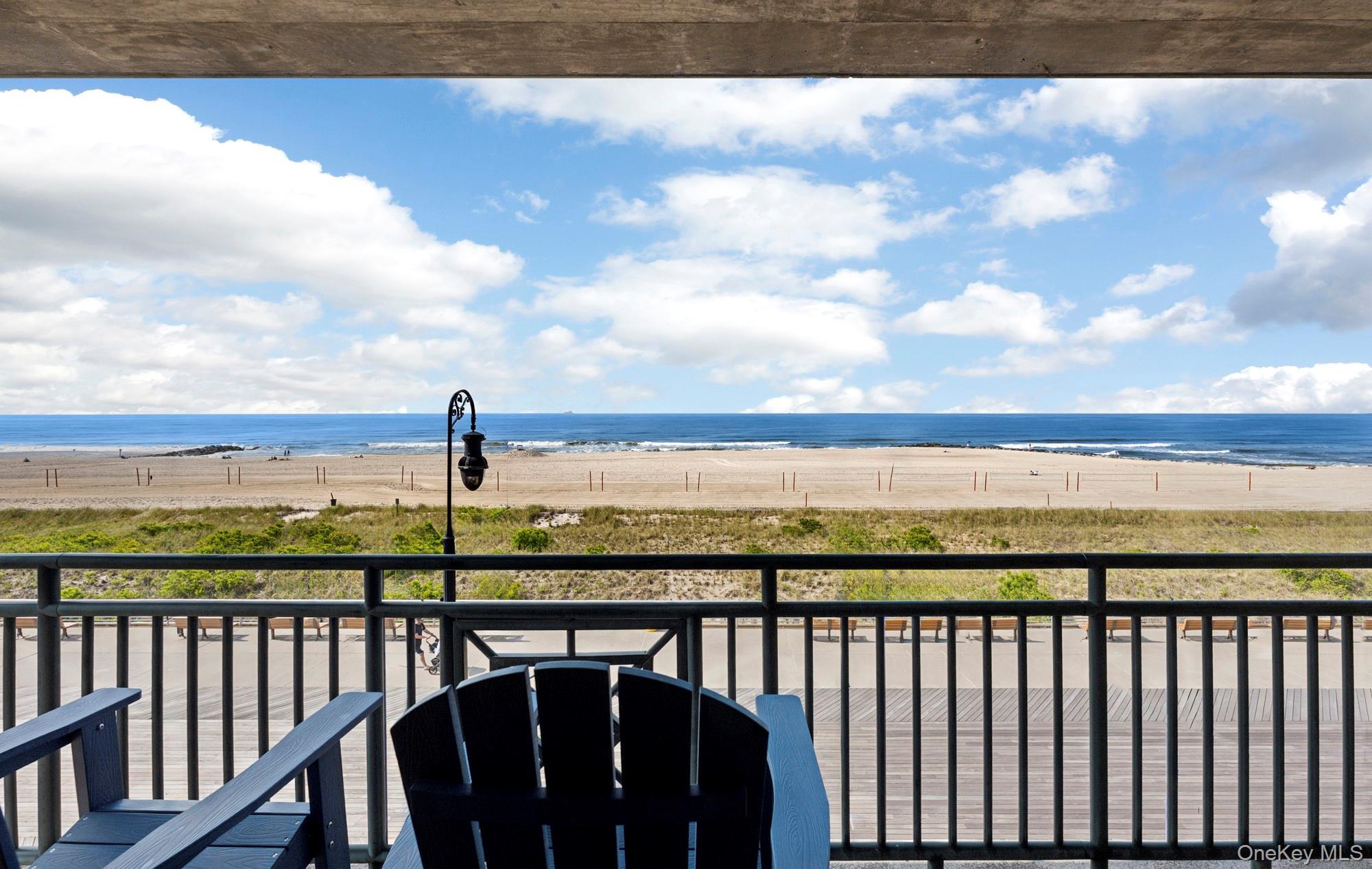Condo Broadway  Nassau County, NY 11561, MLS-877508-2
