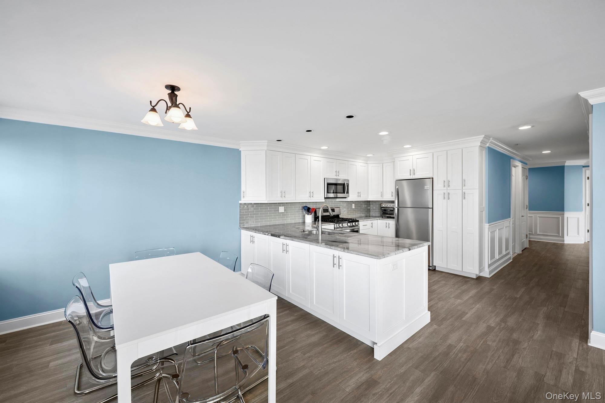Condo Broadway  Nassau County, NY 11561, MLS-877508-9