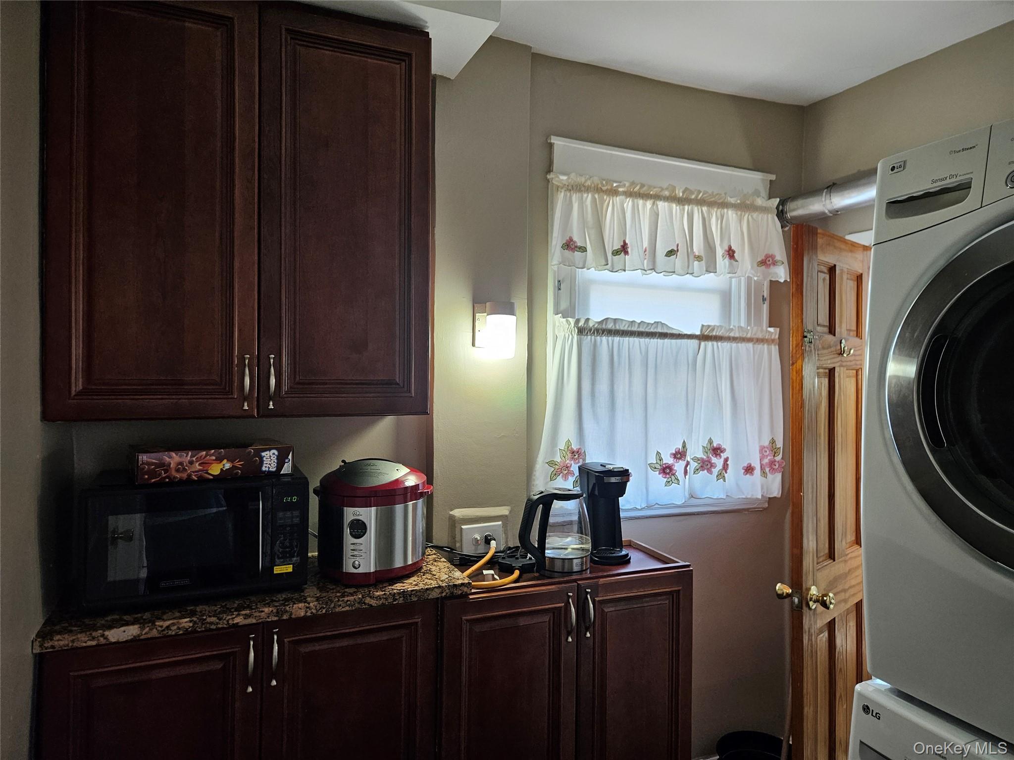 Single Family Gipson  Queens, NY 11691, MLS-877510-7