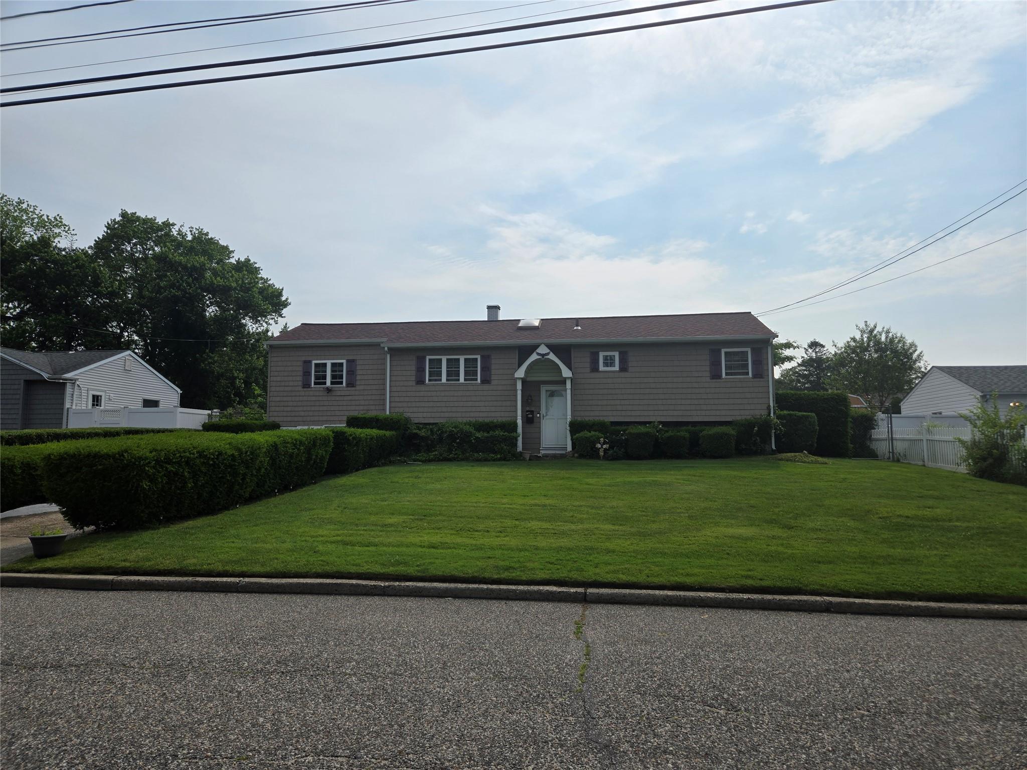 Single Family Kane  Suffolk County, NY 11763, MLS-877538-2