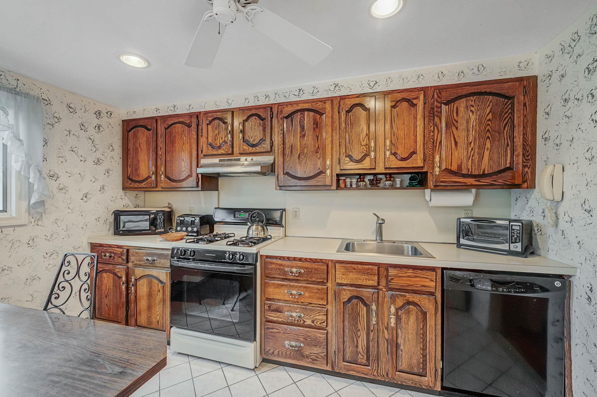 Single Family Cedarhurst  Suffolk County, NY 11784, MLS-877553-5