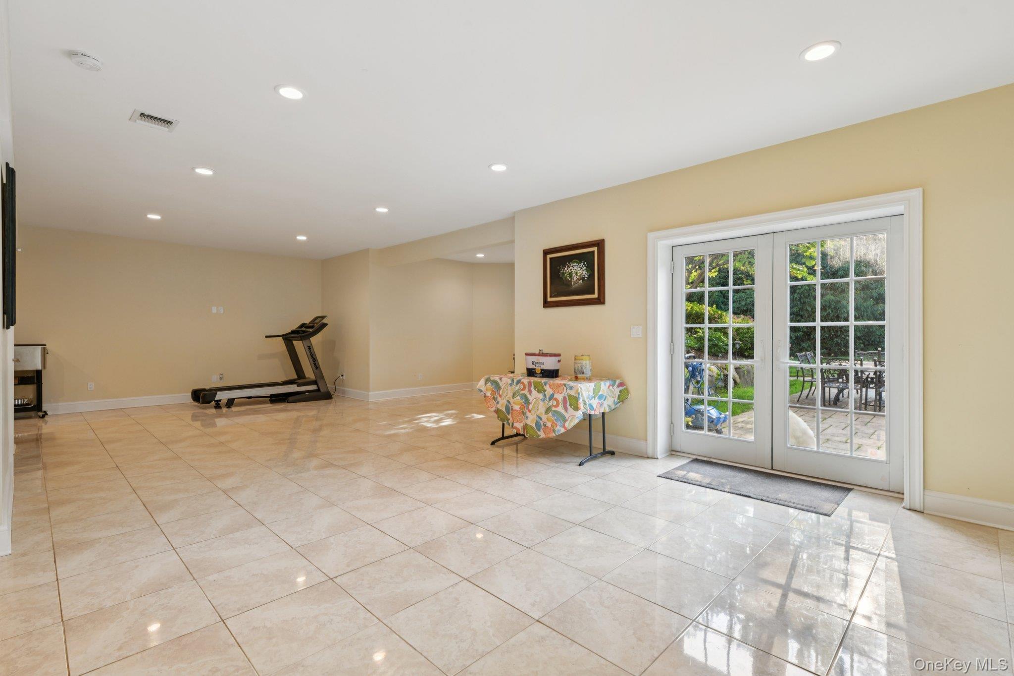 Single Family Celestial Suffolk County, NY 11780, MLS-877560-36