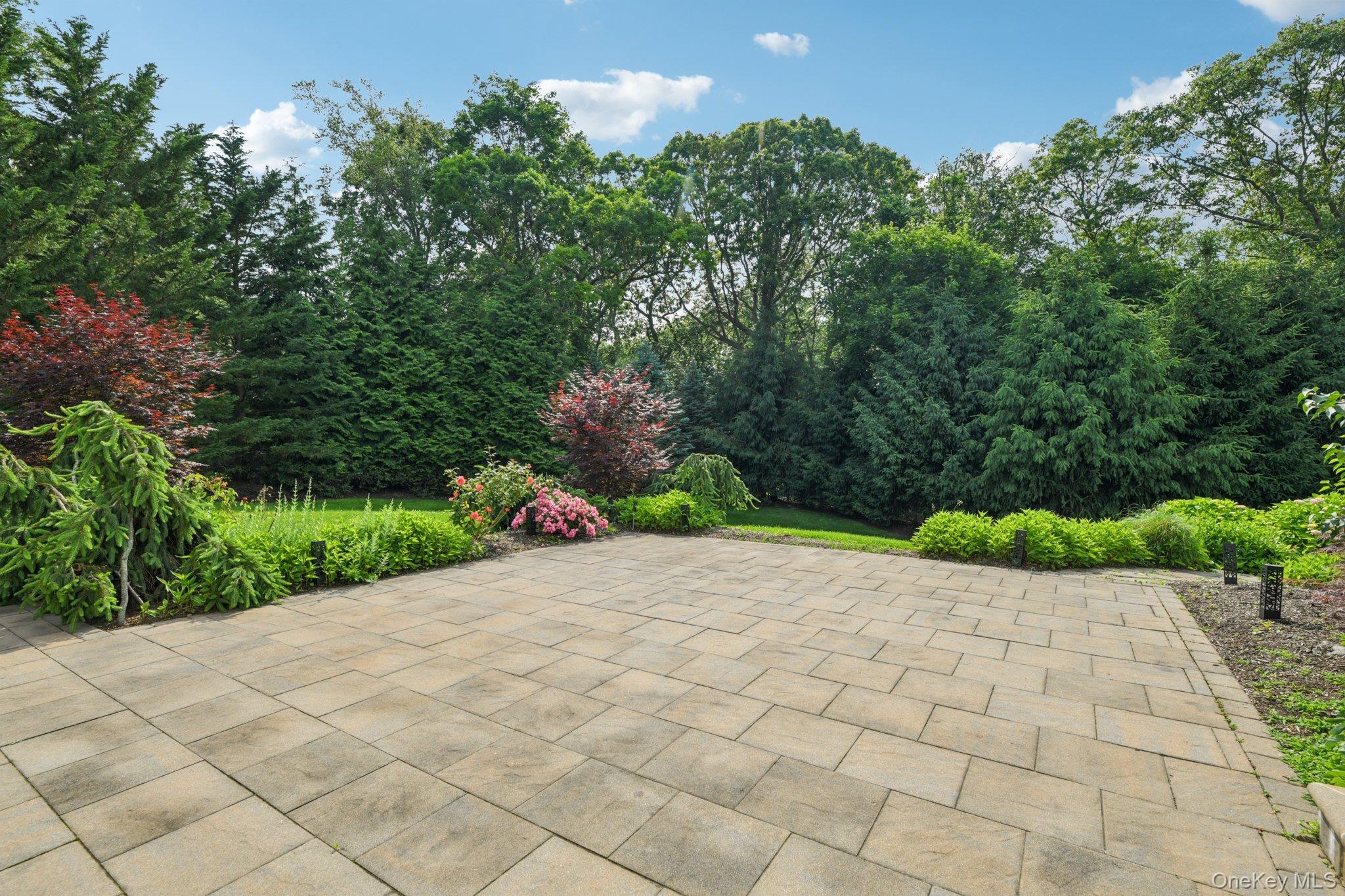 Single Family Celestial Suffolk County, NY 11780, MLS-877560-41