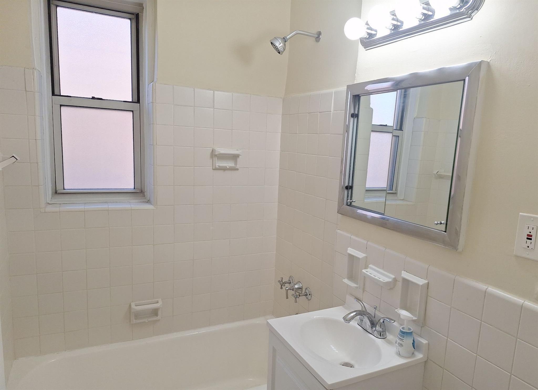 Coop Greystone  Bronx, NY 10463, MLS-877566-3