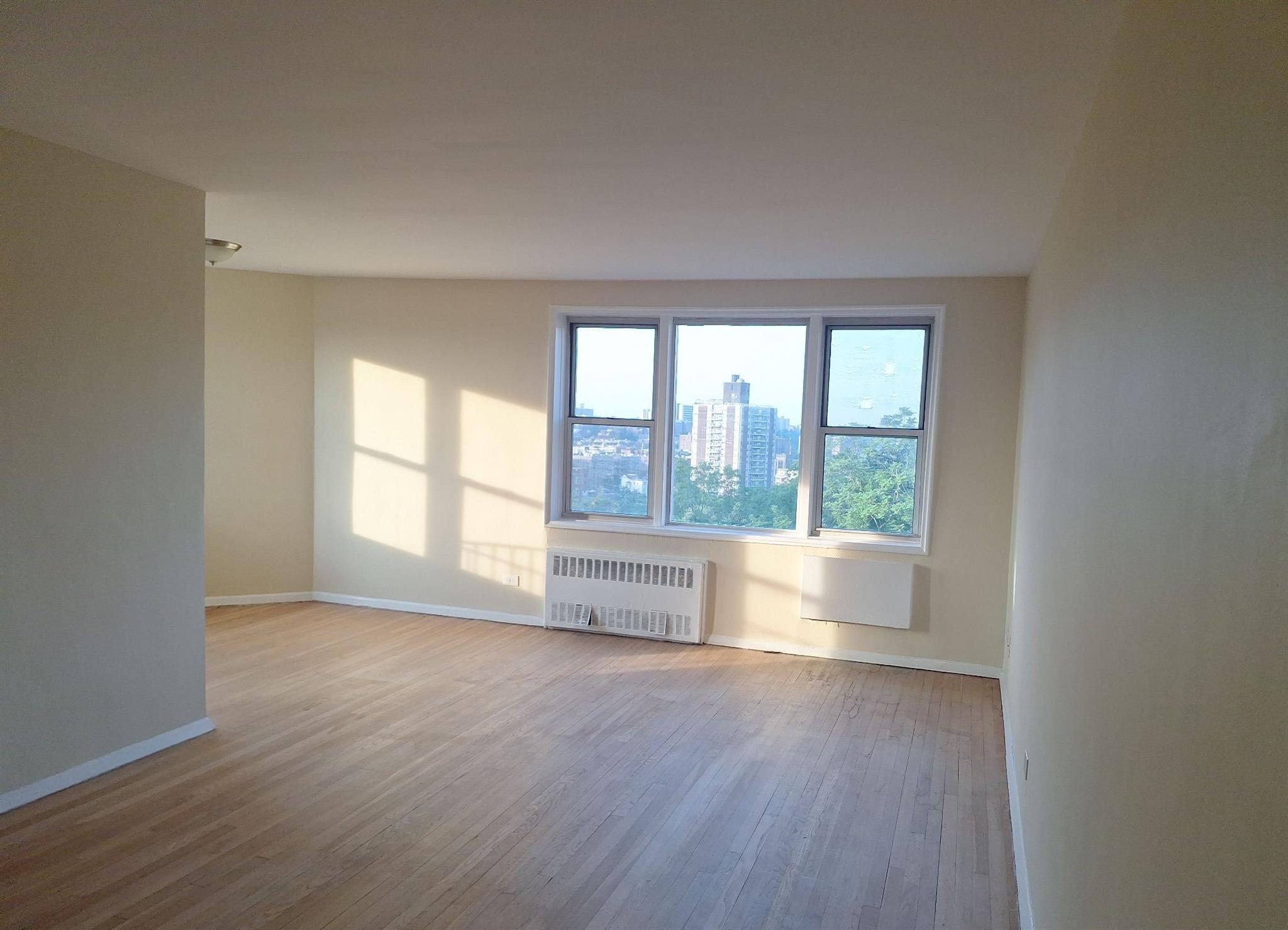 Coop Greystone  Bronx, NY 10463, MLS-877566-6